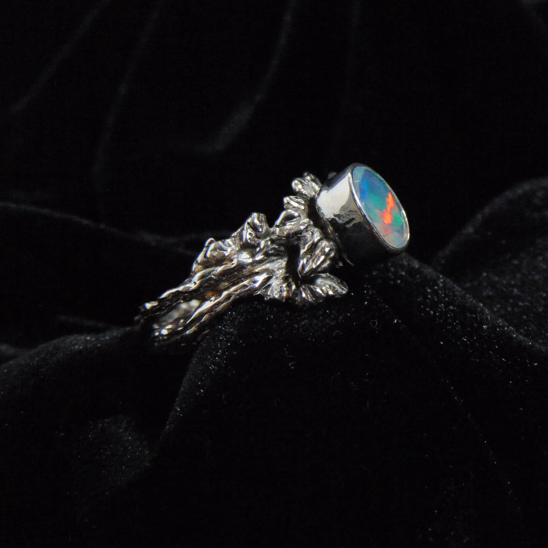 Pierścionek srebrny z opalem z kolekcji "Kwitnące Gałązki" - EPIR Art Jewellery&Gemstone