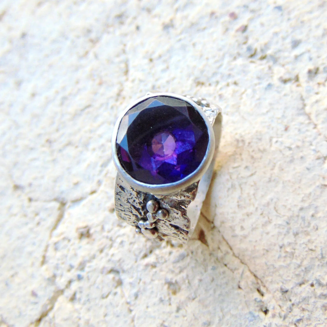 Pierścionek z okrągłym ametystem - EPIR Art Jewellery&Gemstone
