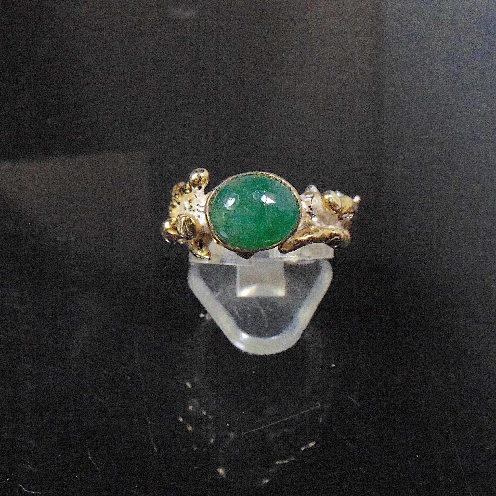 Pozłacany pierścionek "Gałązki" ze szmaragdem brazylijskim - EPIR Art Jewellery&Gemstone