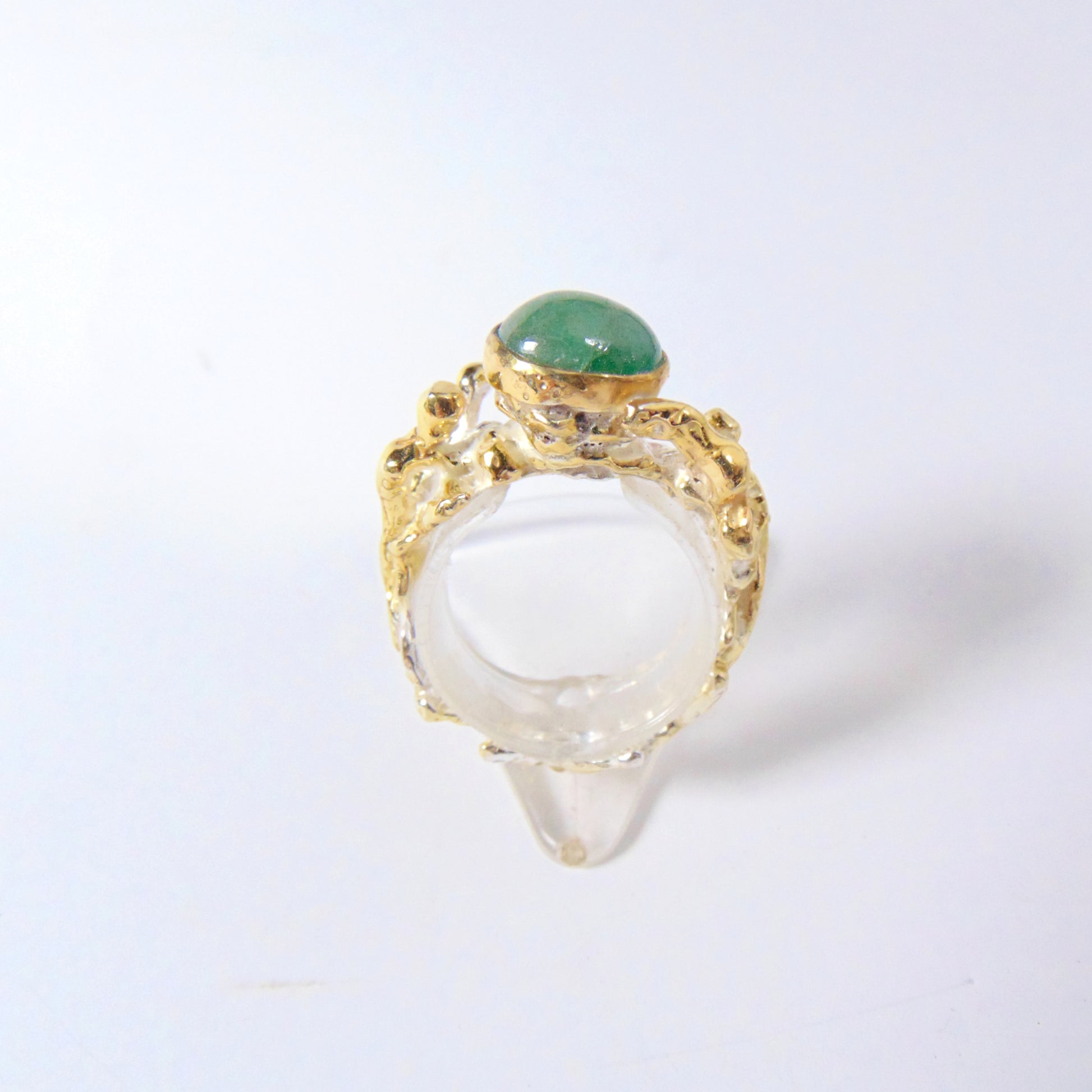 Pozłacany pierścionek "Gałązki" ze szmaragdem brazylijskim - EPIR Art Jewellery&Gemstone