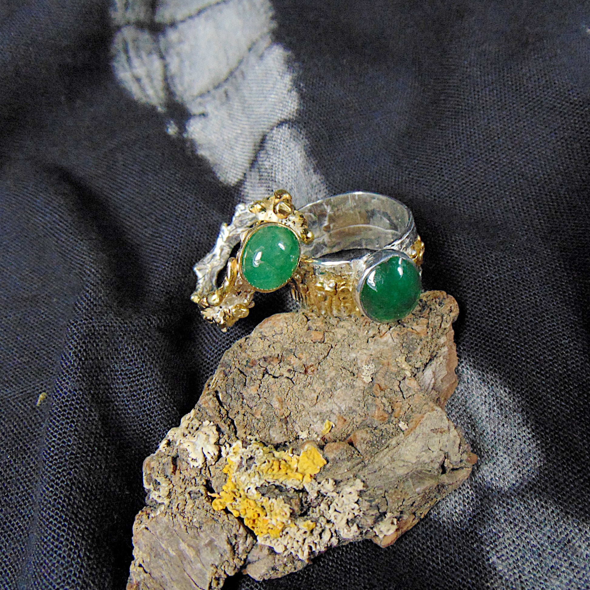 Pozłacany pierścionek "Gałązki" ze szmaragdem brazylijskim - EPIR Art Jewellery&Gemstone