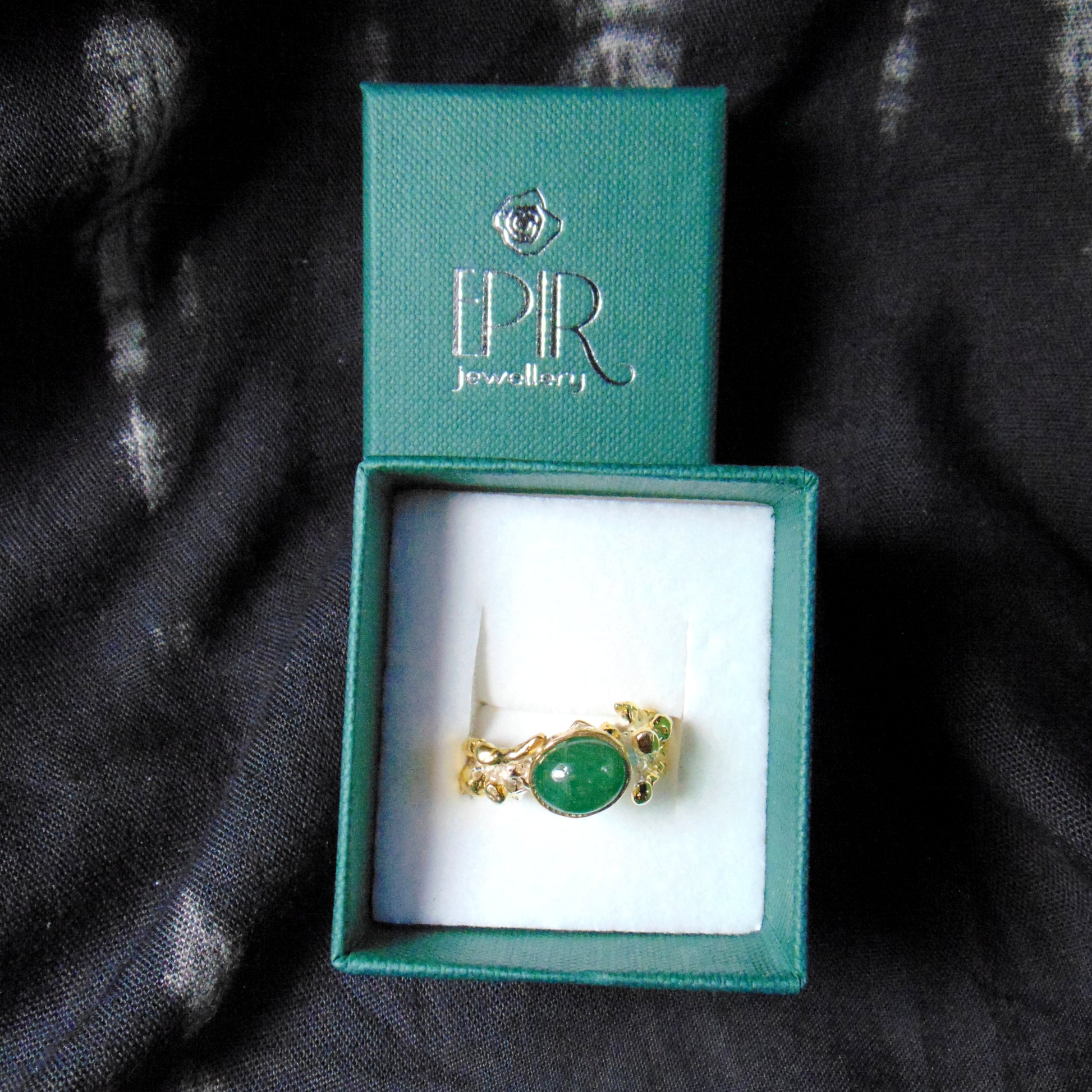 Pozłacany pierścionek "Gałązki" ze szmaragdem brazylijskim - EPIR Art Jewellery&Gemstone