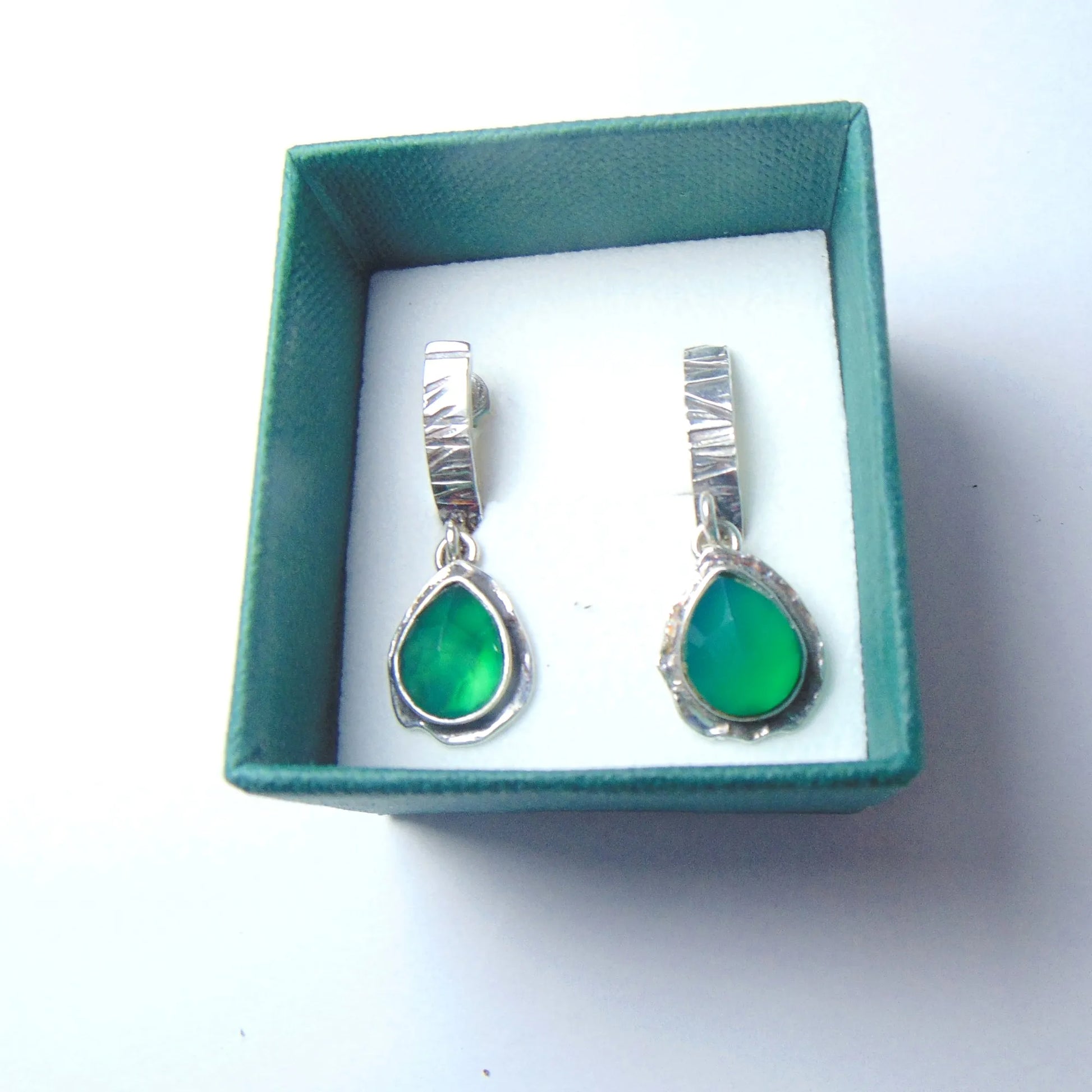 Kolczyki srebne sztyfty z chalcedonitem - EPIR Art Jewellery&Gemstone