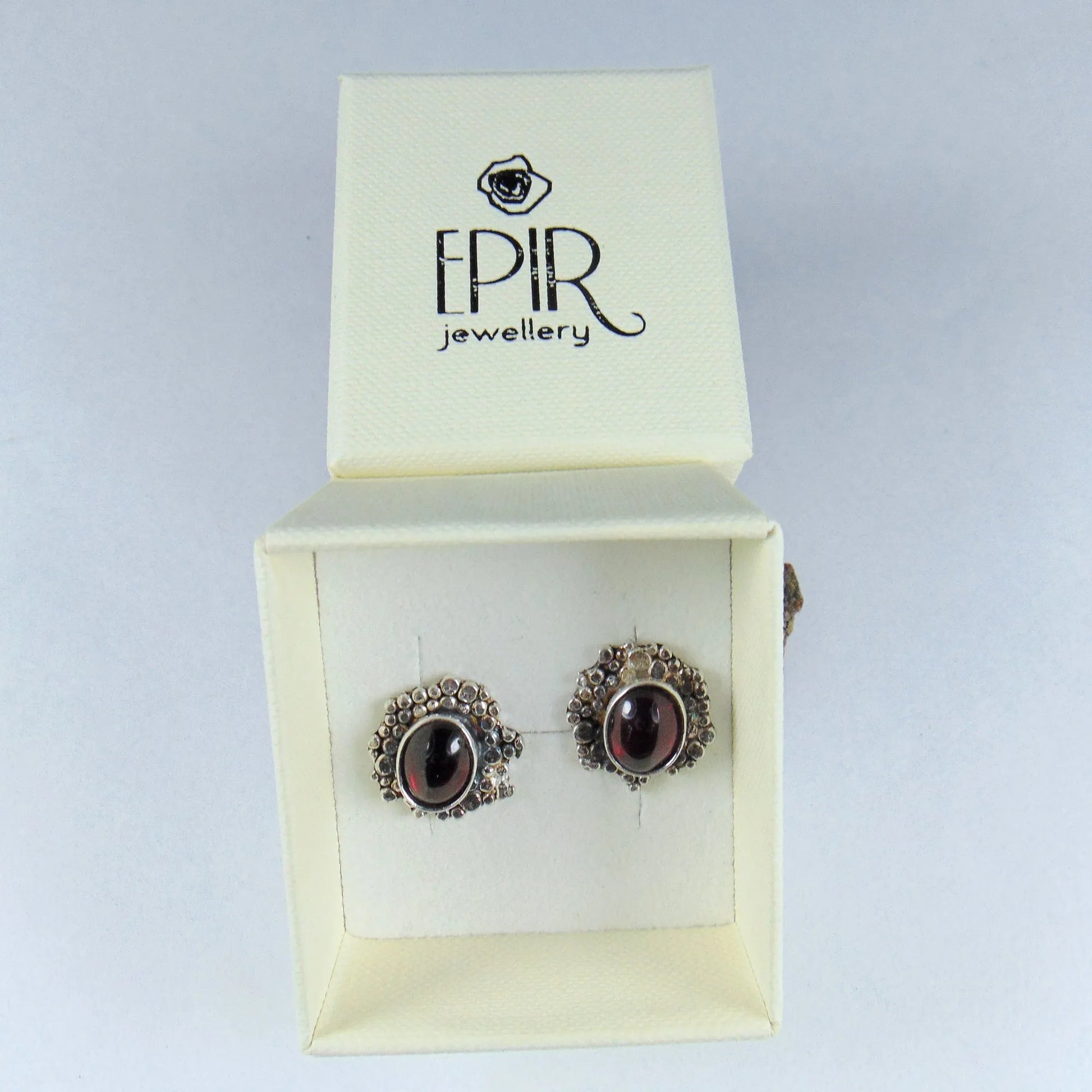 Kolczyki Srebrne Sztyfty z Naturalnymi Granatami Gwiezdny Pył - EPIR Art Jewellery&Gemstone