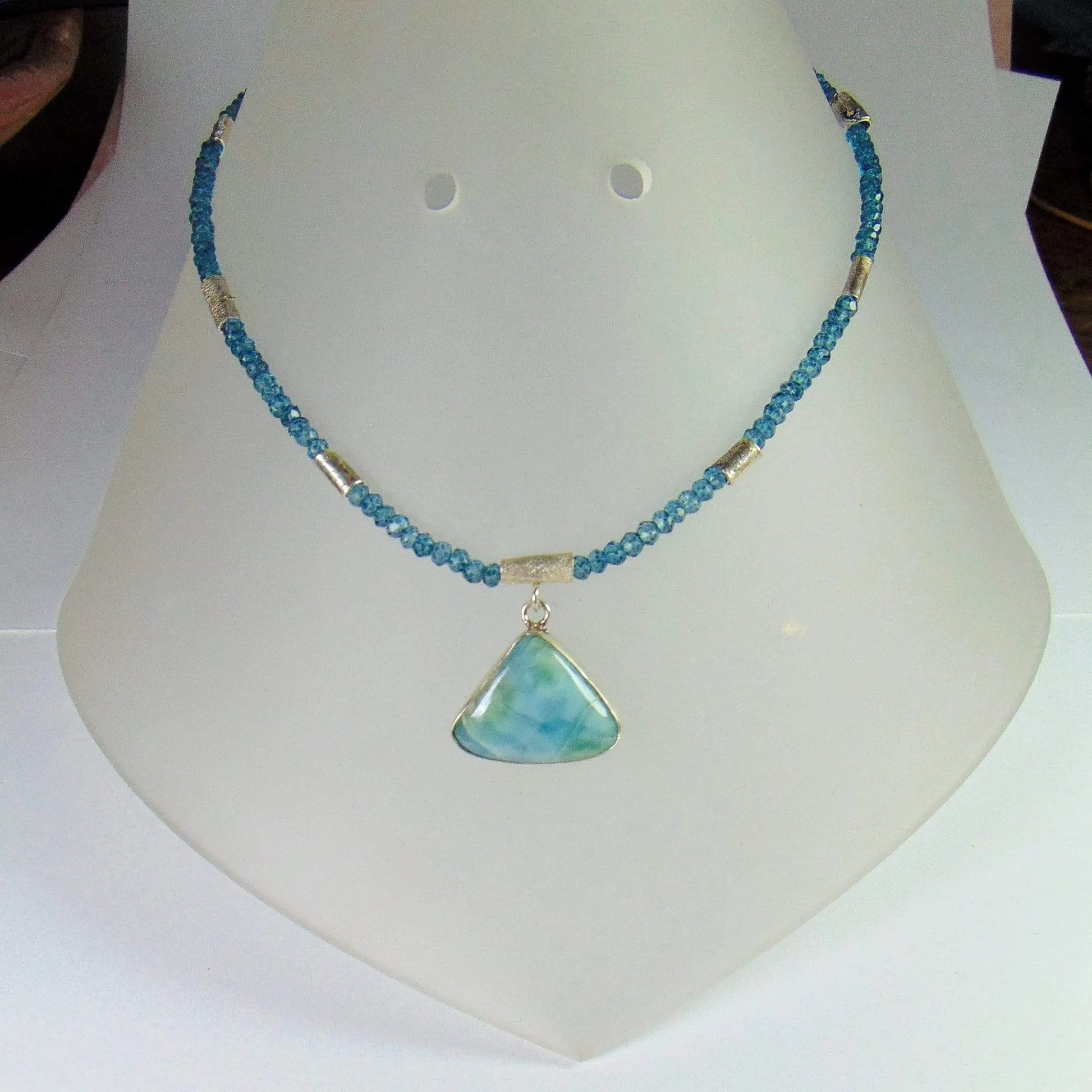 Naszyjnik z larimarem i fasetowanymi apatytami EPIR Art Silver Jewellery wisior