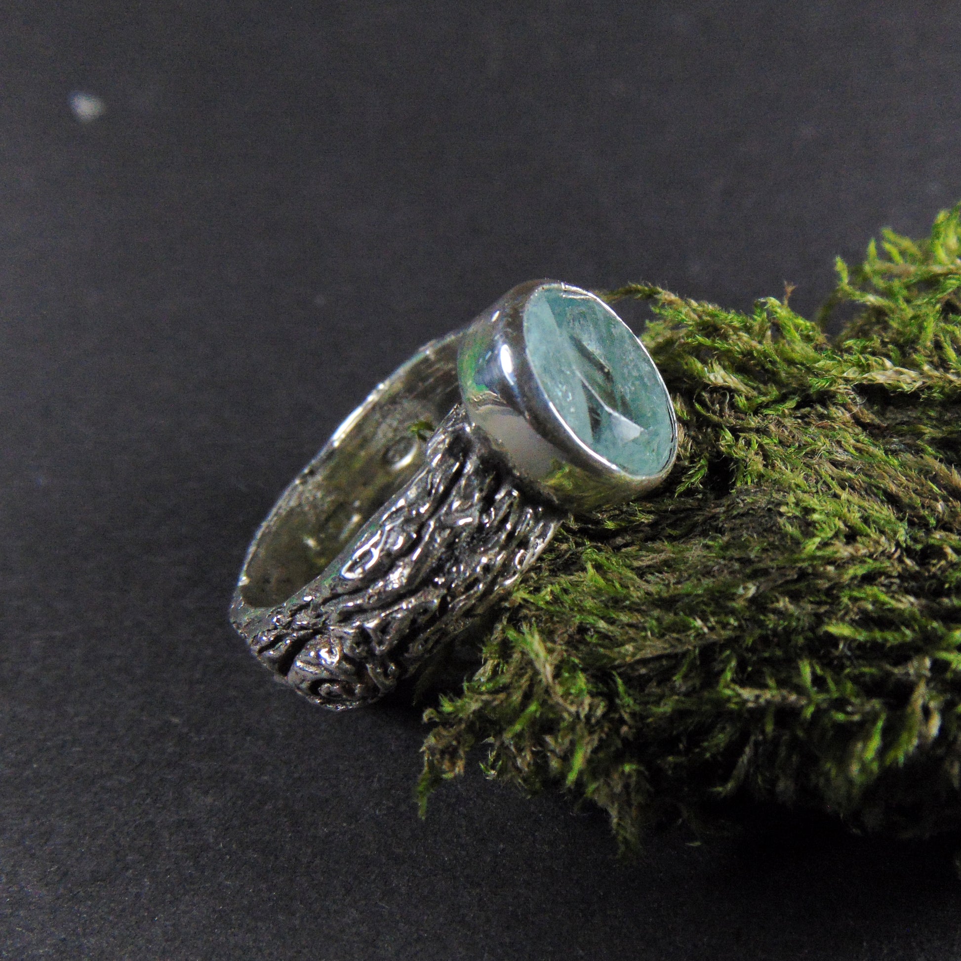 Obrączka " Kora drzewa" z akwamarynem - EPIR Art Jewellery&Gemstone