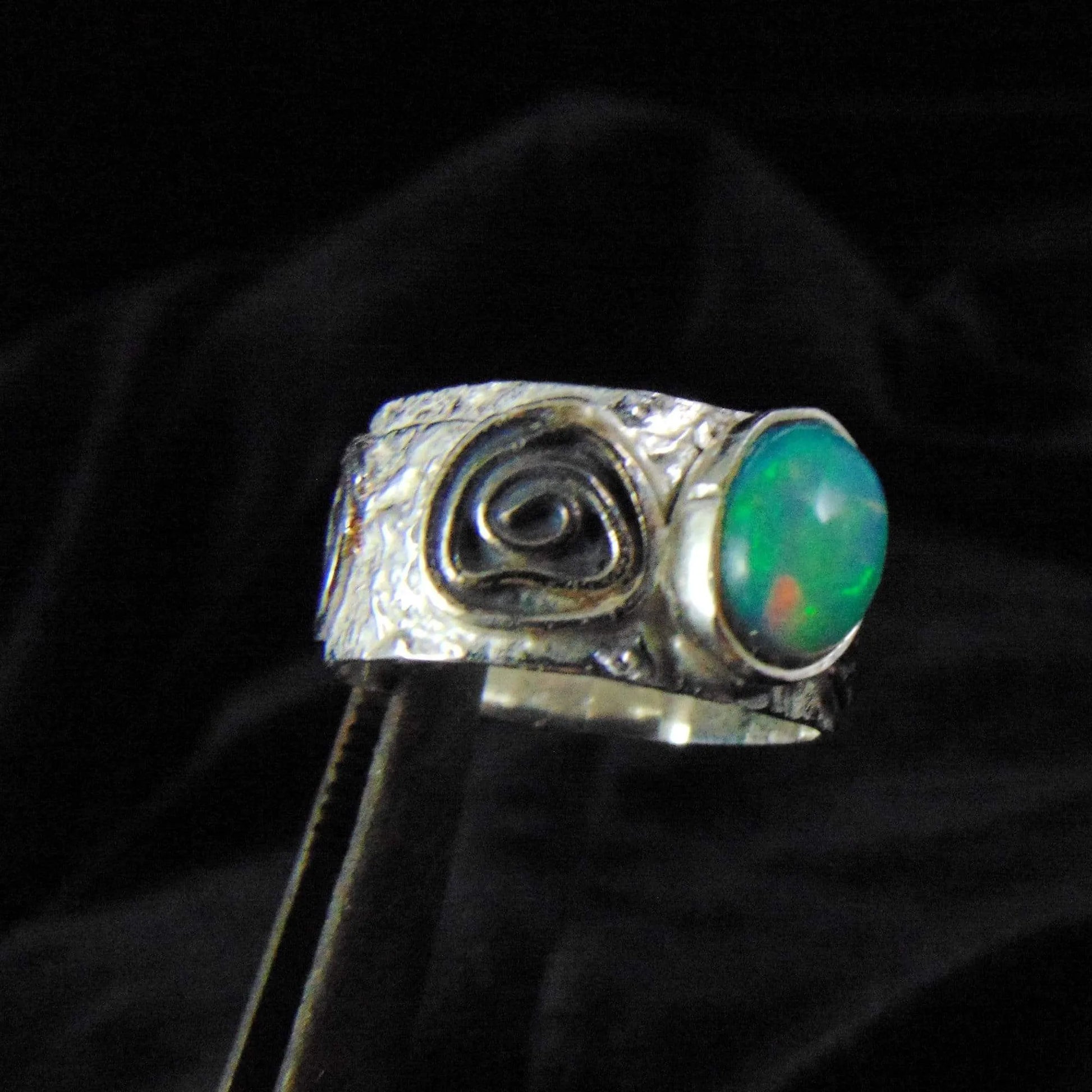 Obrączka Róże z Zielonym Opalem - EPIR Art Jewellery&Gemstone