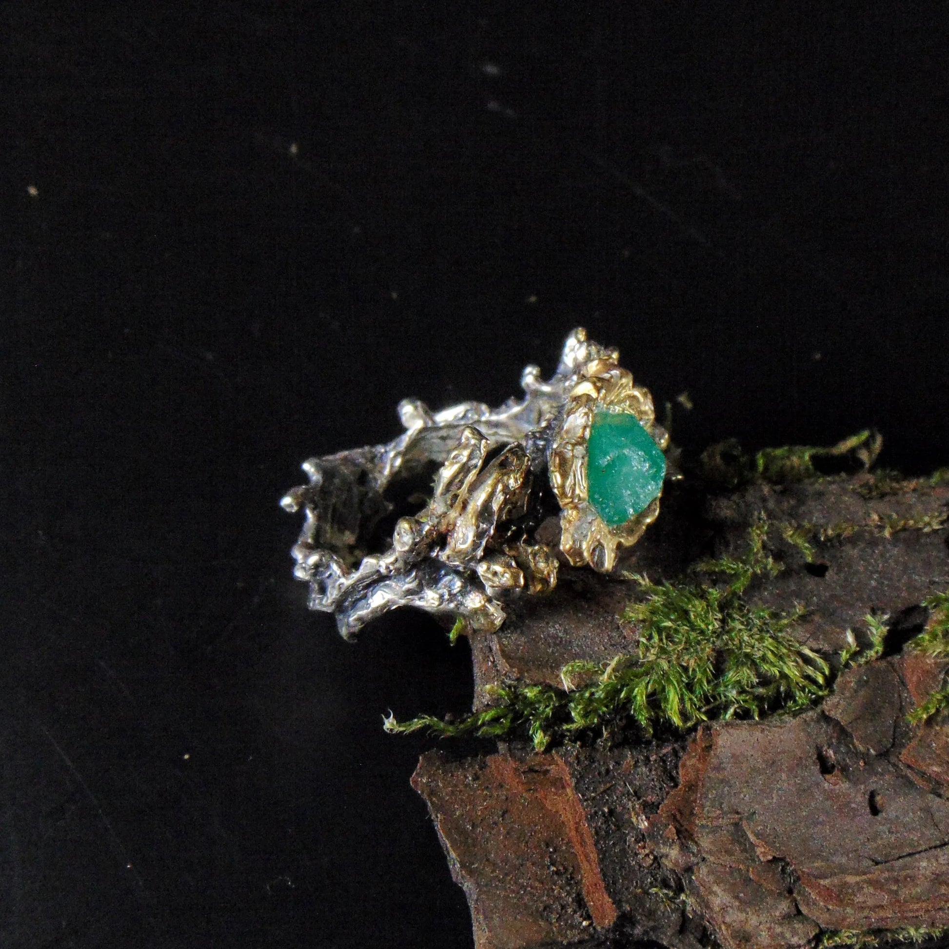 Pierścionek "Gałązki" z naturalnym szmaragdem - EPIR Art Jewellery&Gemstone