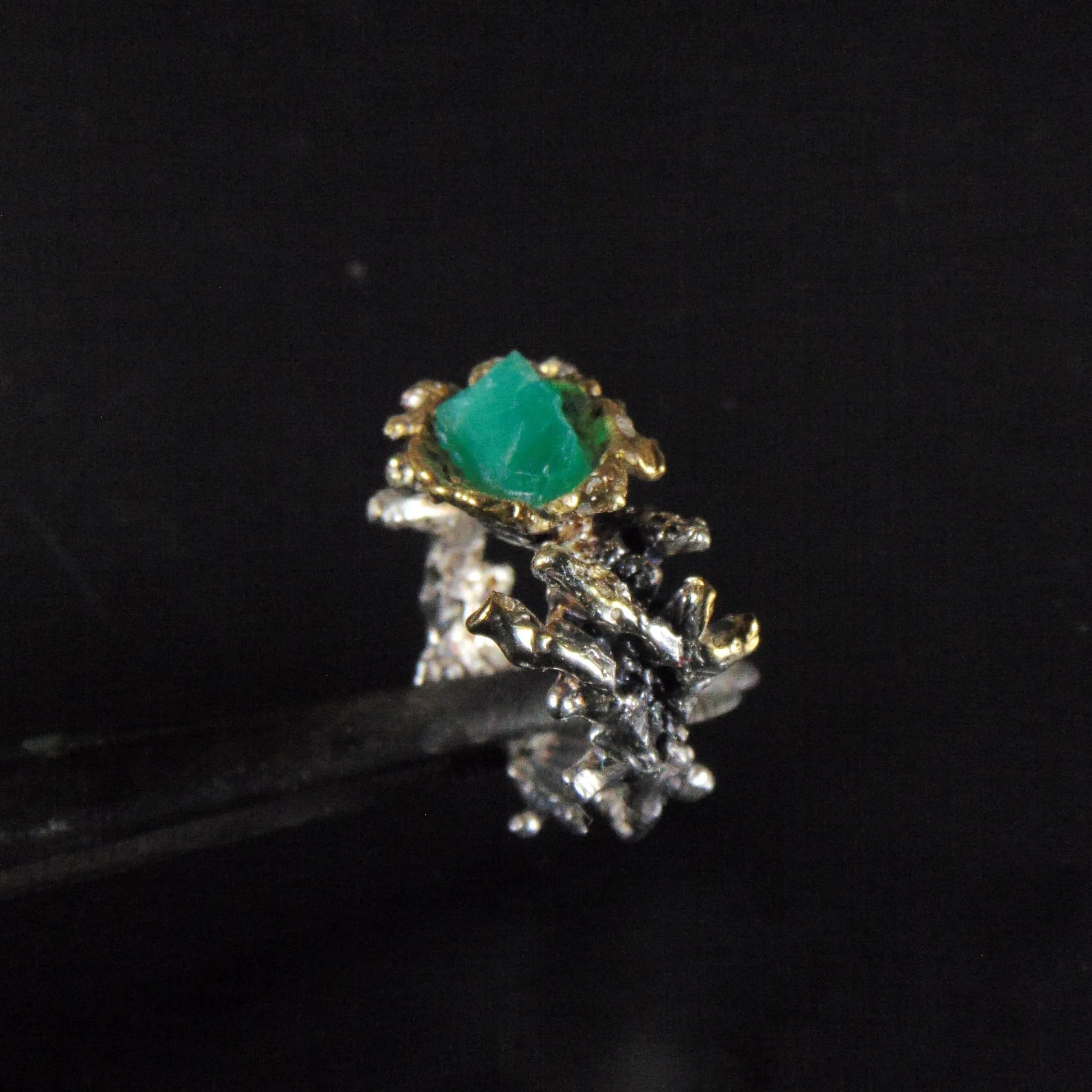 Pierścionek "Gałązki" z naturalnym szmaragdem - EPIR Art Jewellery&Gemstone