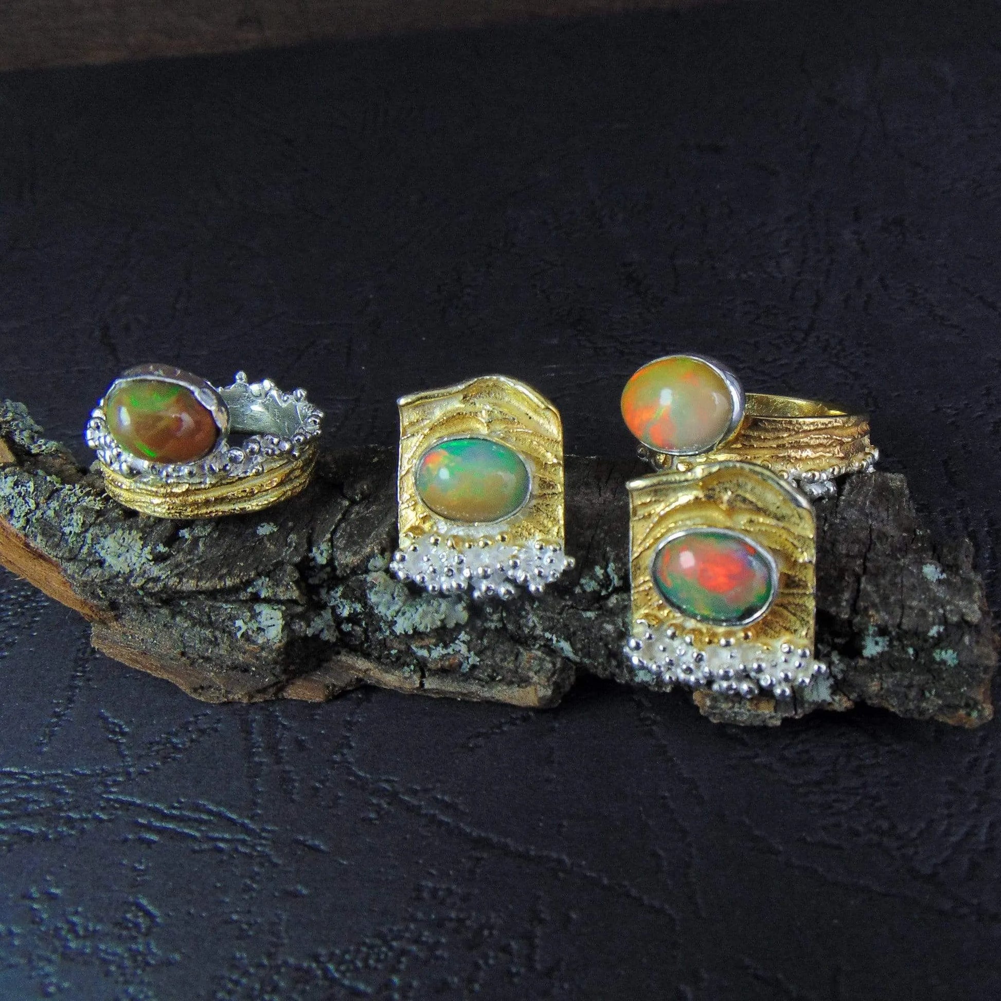 Pierścionek pozłacany z zielono- pomarańczowym opalem - EPIR Art Jewellery&Gemstone