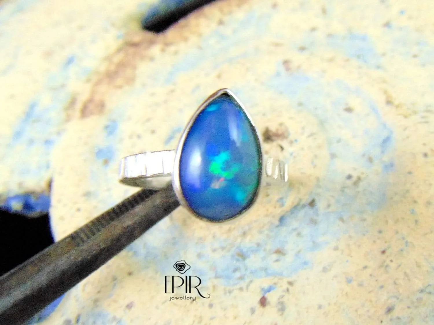 Pierścionek z Opalem Etiopskim, Niebieski Opal, typu Solid - EPIR Art Jewellery&Gemstone