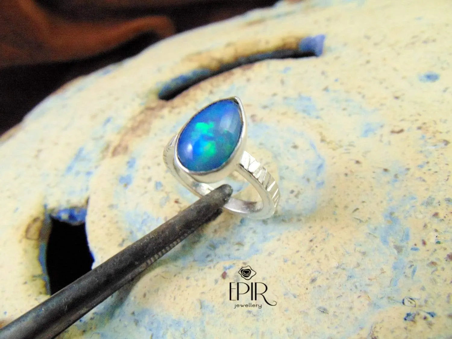 Pierścionek z Opalem Etiopskim, Niebieski Opal, typu Solid - EPIR Art Jewellery&Gemstone