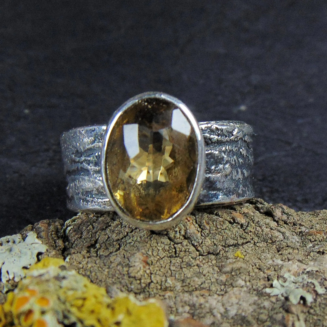 Szeroka obrączka srebrna z fasetowanym cytrynem - EPIR Art Jewellery&Gemstone