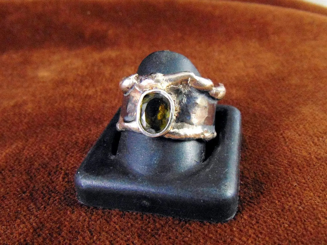 Szeroka Obrączka Srebrna z Turmalinem, Pierścień z Zielonym Kamieniem - EPIR Art Jewellery&Gemstone