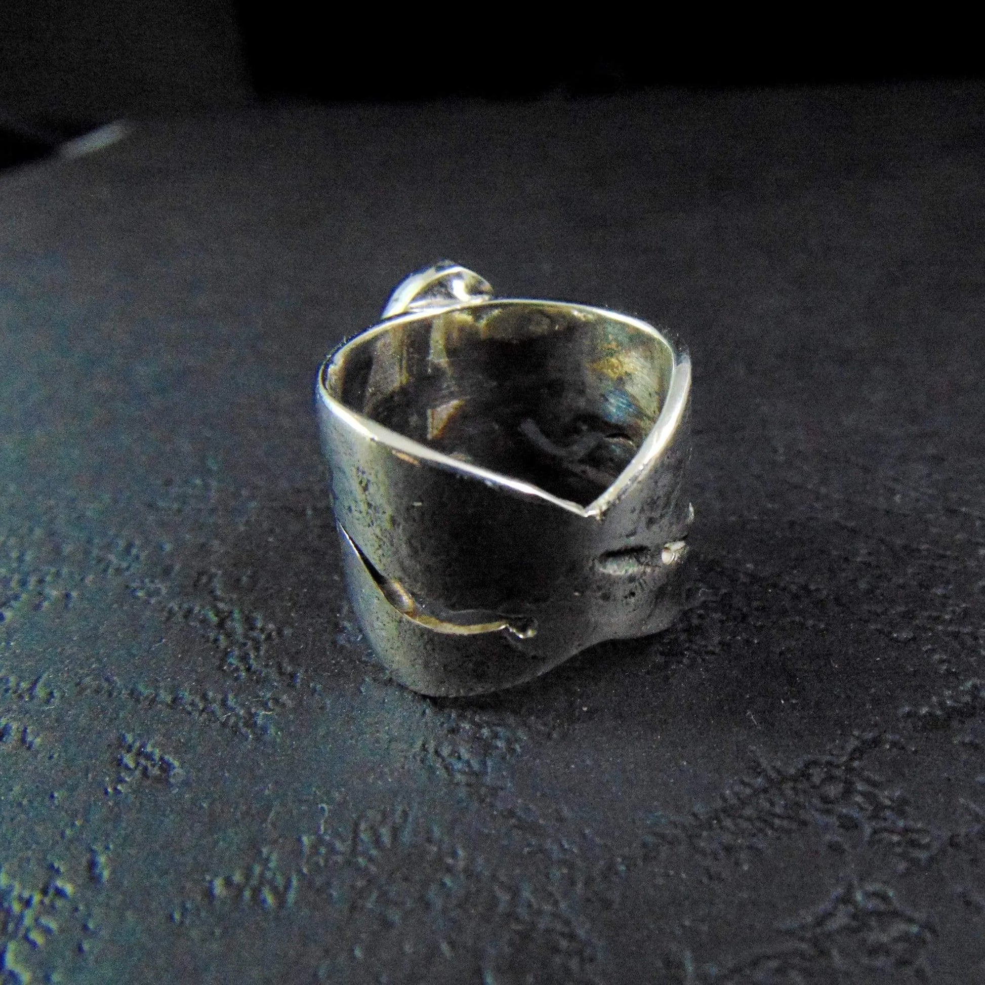 Szeroka Obrączka z Dwoma Opalami - EPIR Art Jewellery&Gemstone