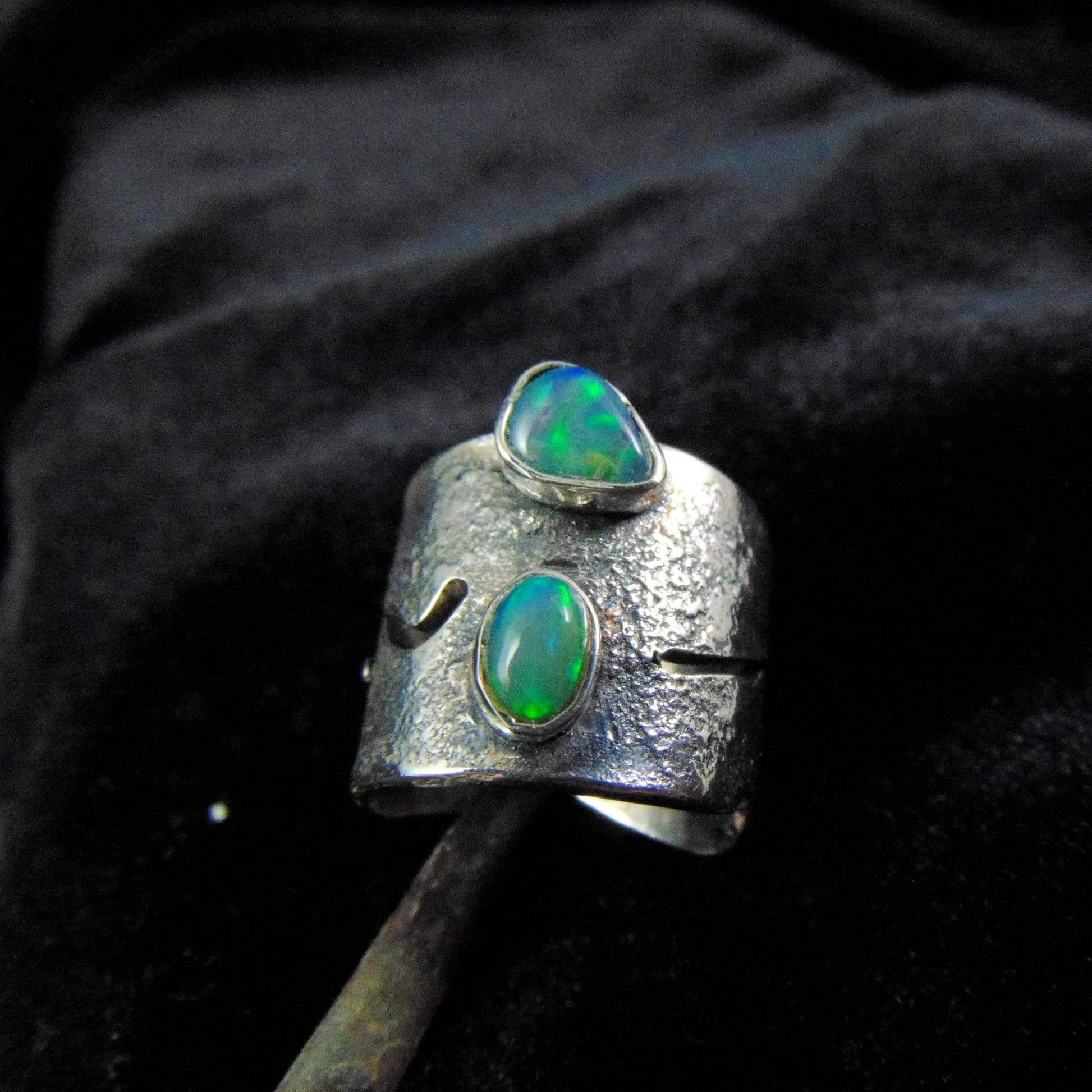 Szeroka Obrączka z Dwoma Opalami EPIR Art Silver Jewellery pierścionek