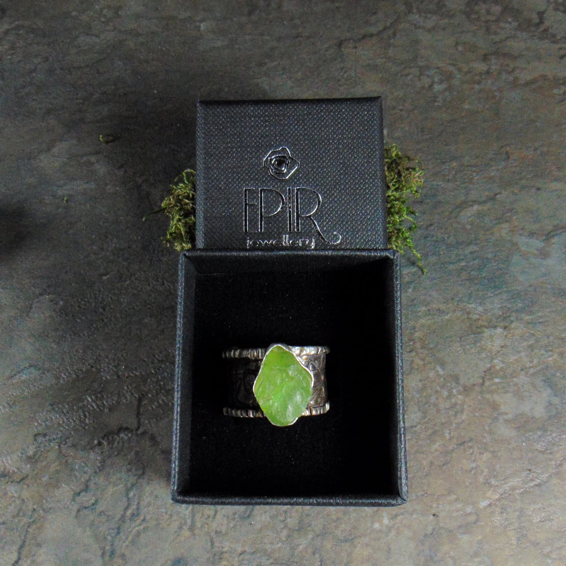 Szeroka obrączka z oliwinem - EPIR Art Jewellery&Gemstone