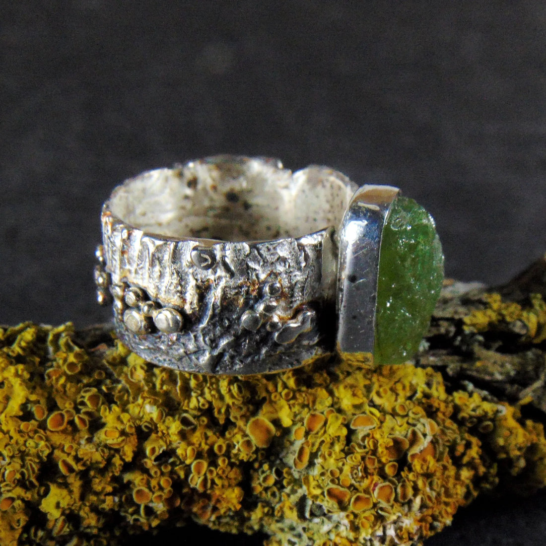 Szeroka obrączka z perydotem - EPIR Art Jewellery&Gemstone