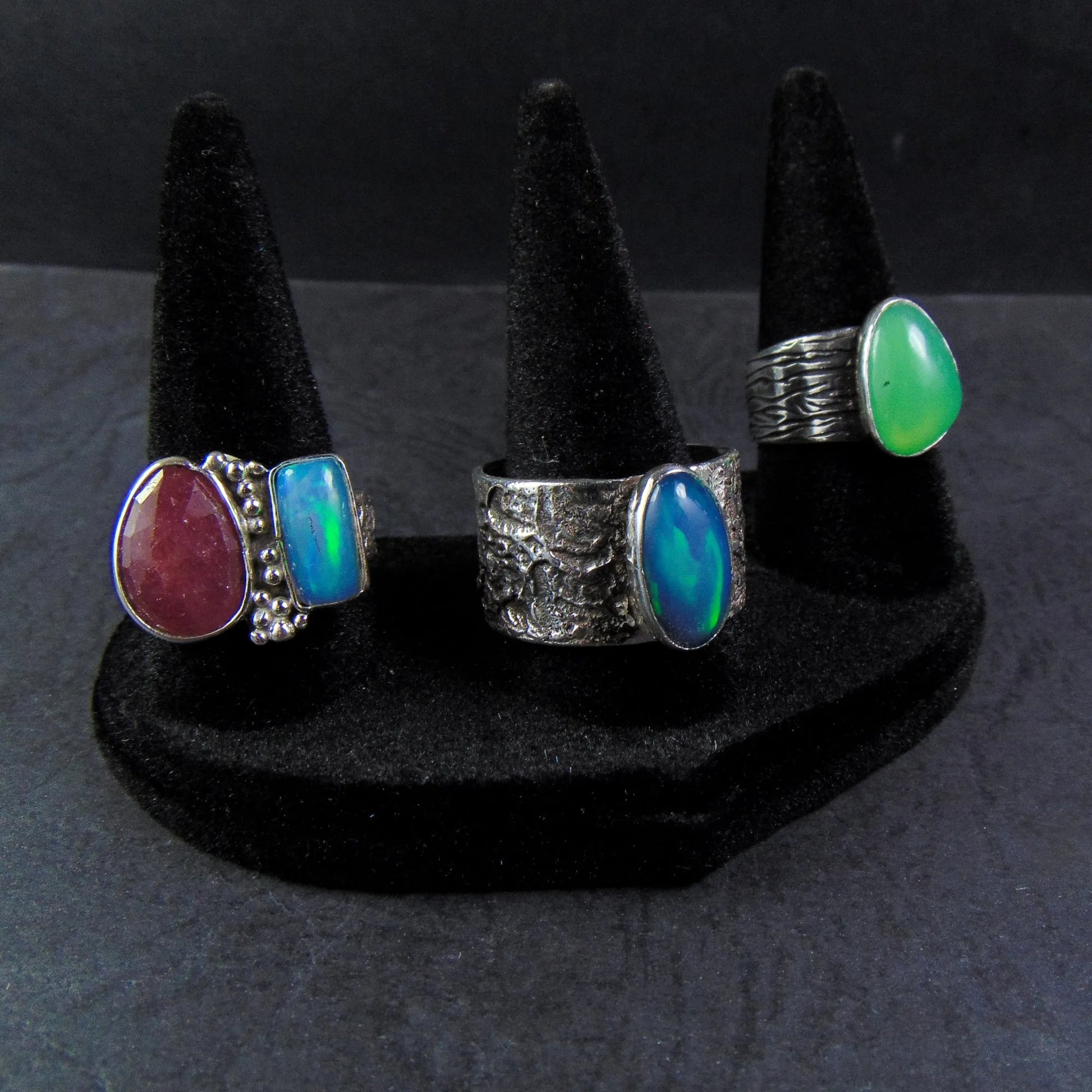 Szeroka obrączka z wielokolorowym opalem - EPIR Art Jewellery&Gemstone