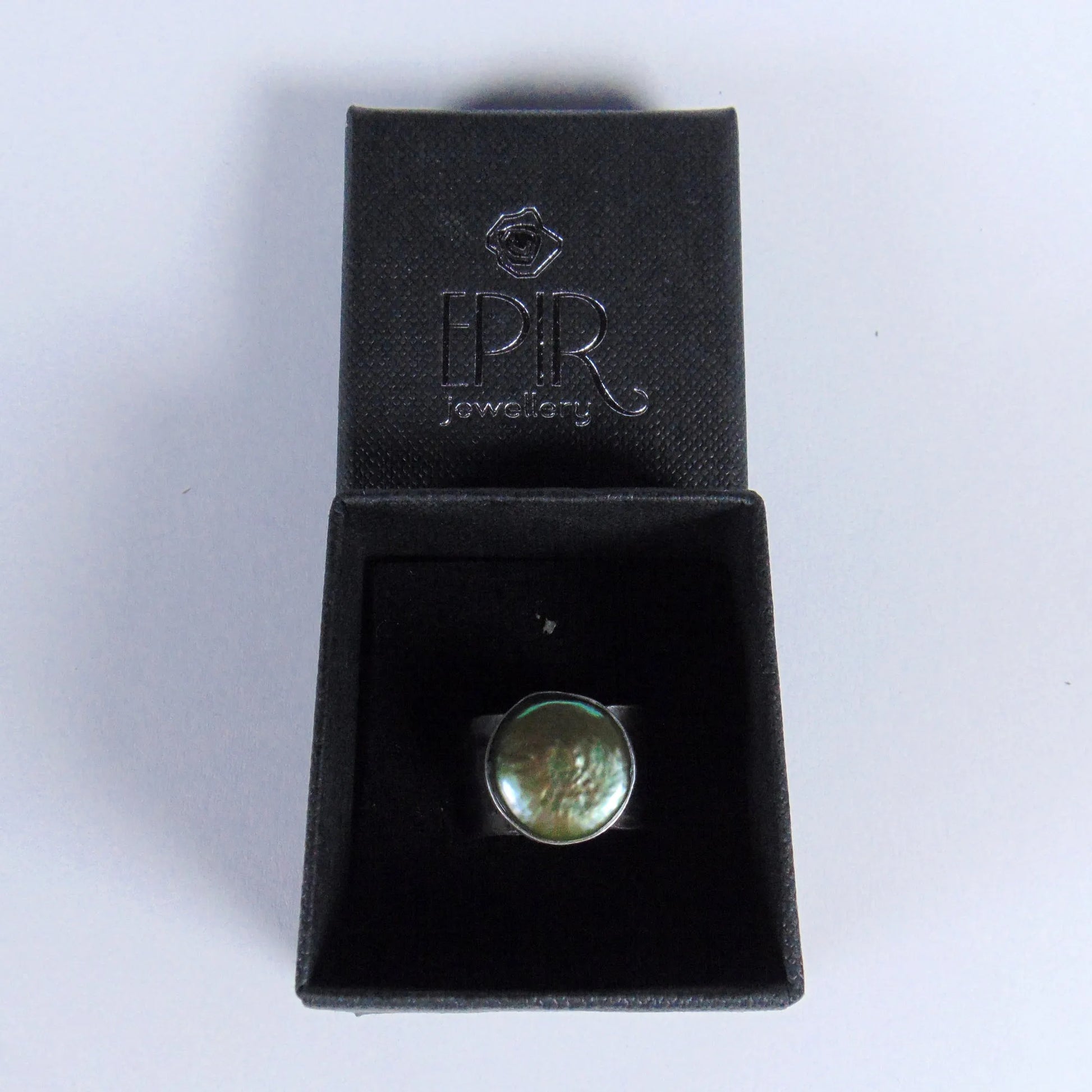 Szeroka obrączka z zieloną perłą - EPIR Art Jewellery&Gemstone