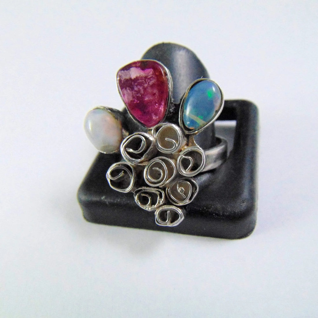 Wiosenne Kwiaty - Pierścionek z Turmalinem i Opalami - EPIR Art Jewellery&Gemstone