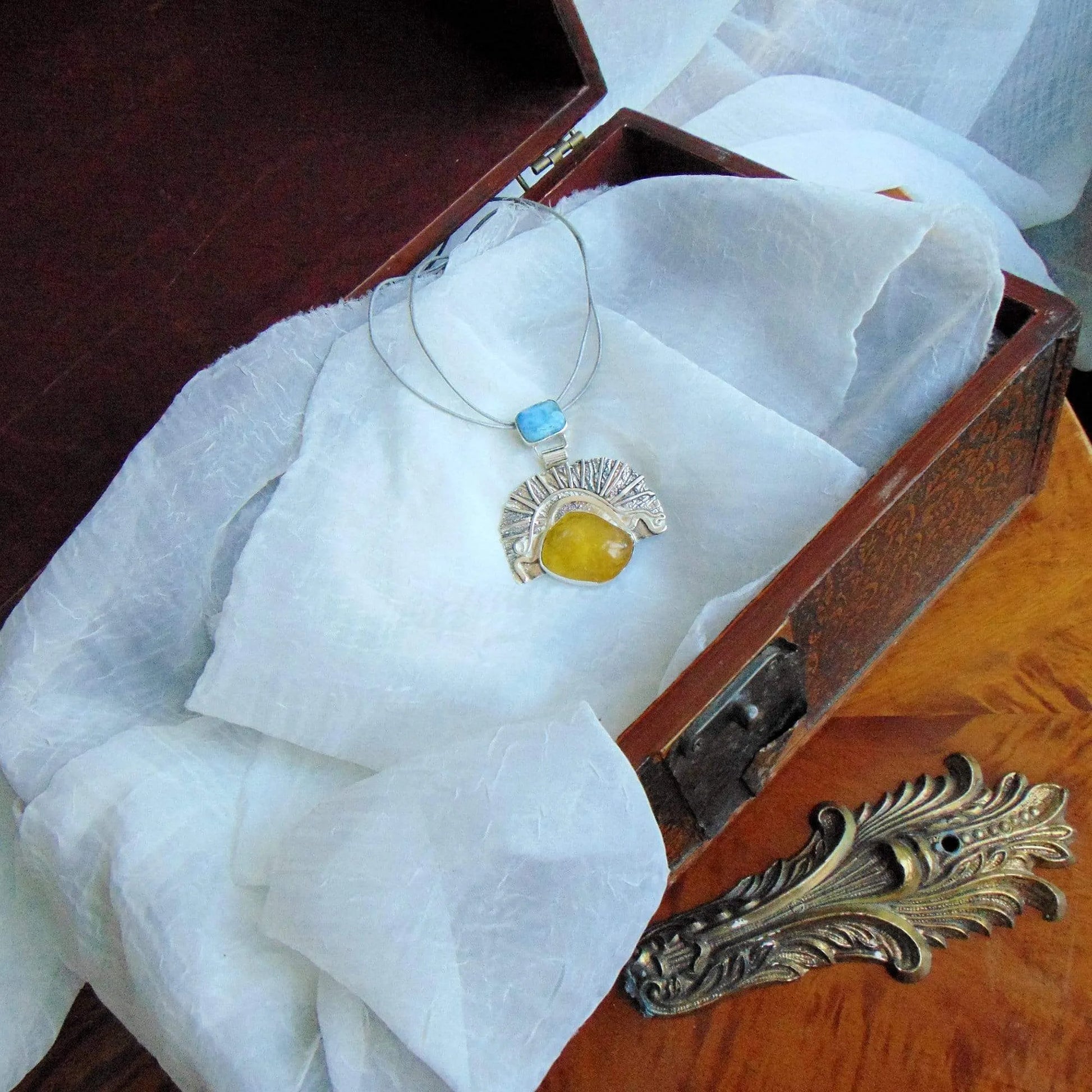 Wisior z larimarem i bursztynem bałtyckim - EPIR Art Jewellery&Gemstone