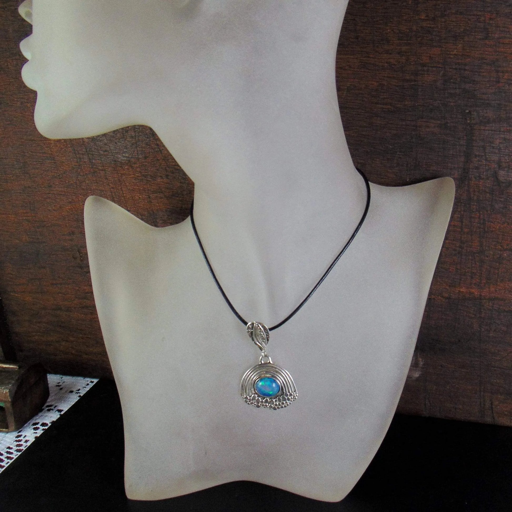 Wisior z Niebieskim Opalem - EPIR Art Jewellery&Gemstone