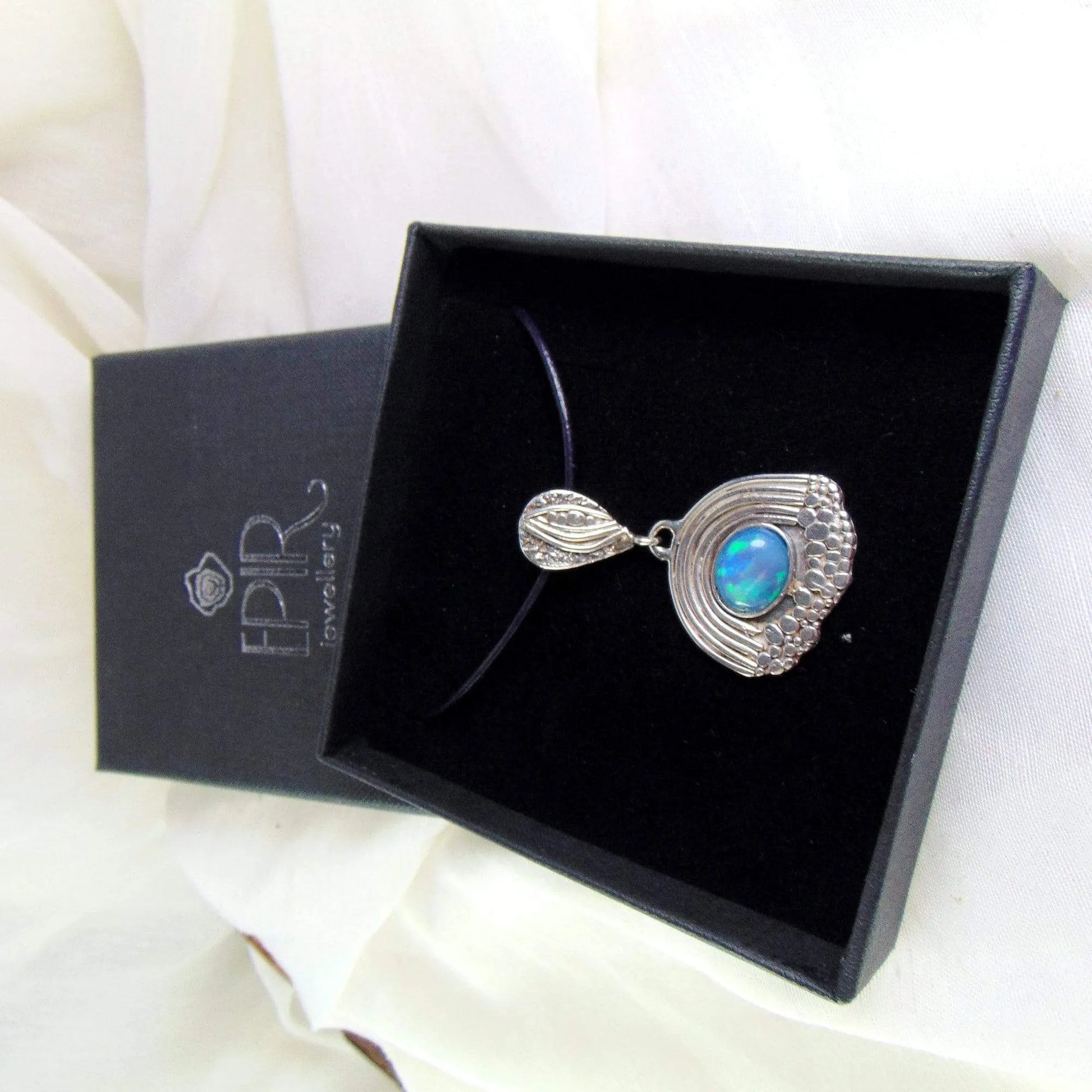 Wisior z Niebieskim Opalem - EPIR Art Jewellery&Gemstone