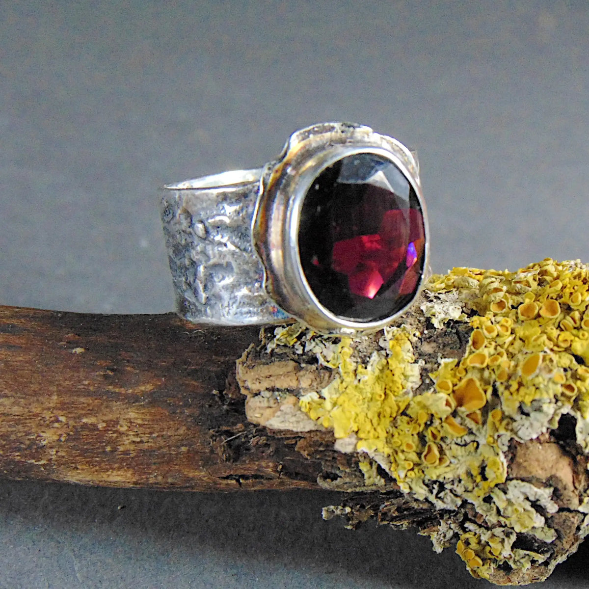 BIŻUTERIA SREBRNA Z GRANATAMI