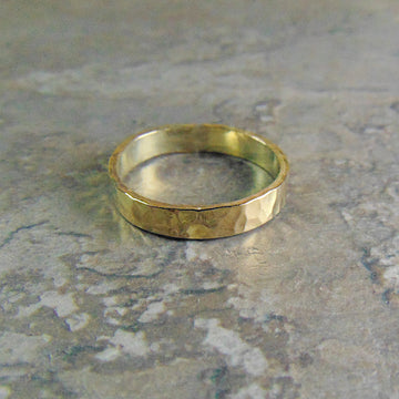 Obrączka złota młotkowana