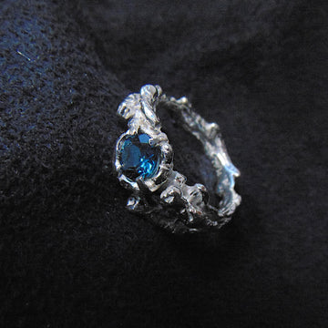 Pierścionek srebrny z Topazem London Blue