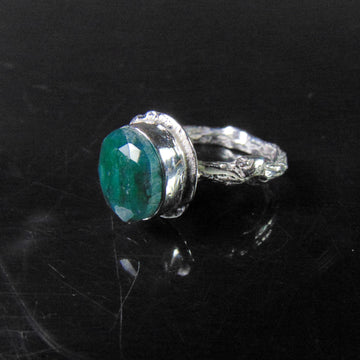 Pierścionek srebrny ze szmaragdem z Brazylii