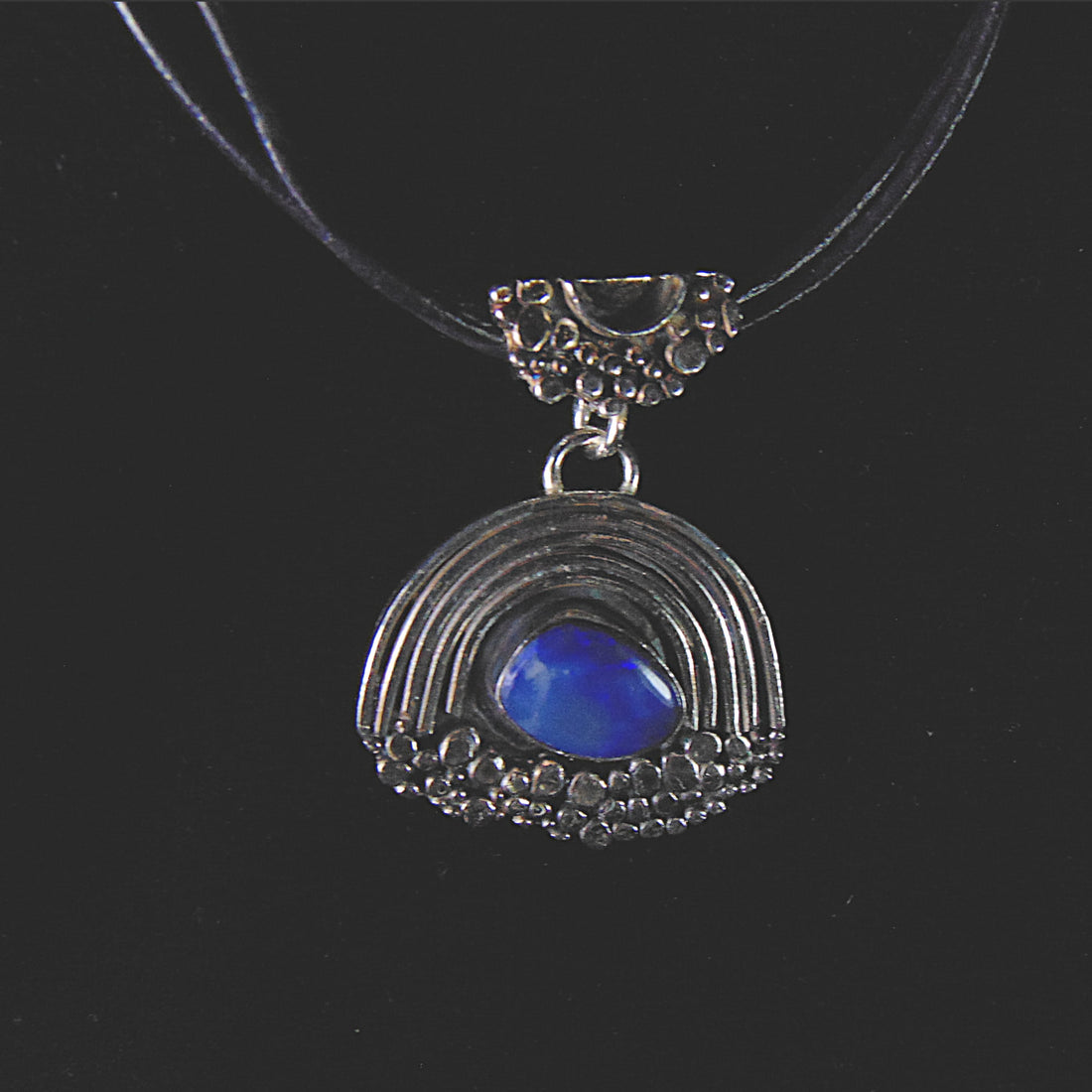 Wisior srebrny Kropla Oceany z niebieskim opalem