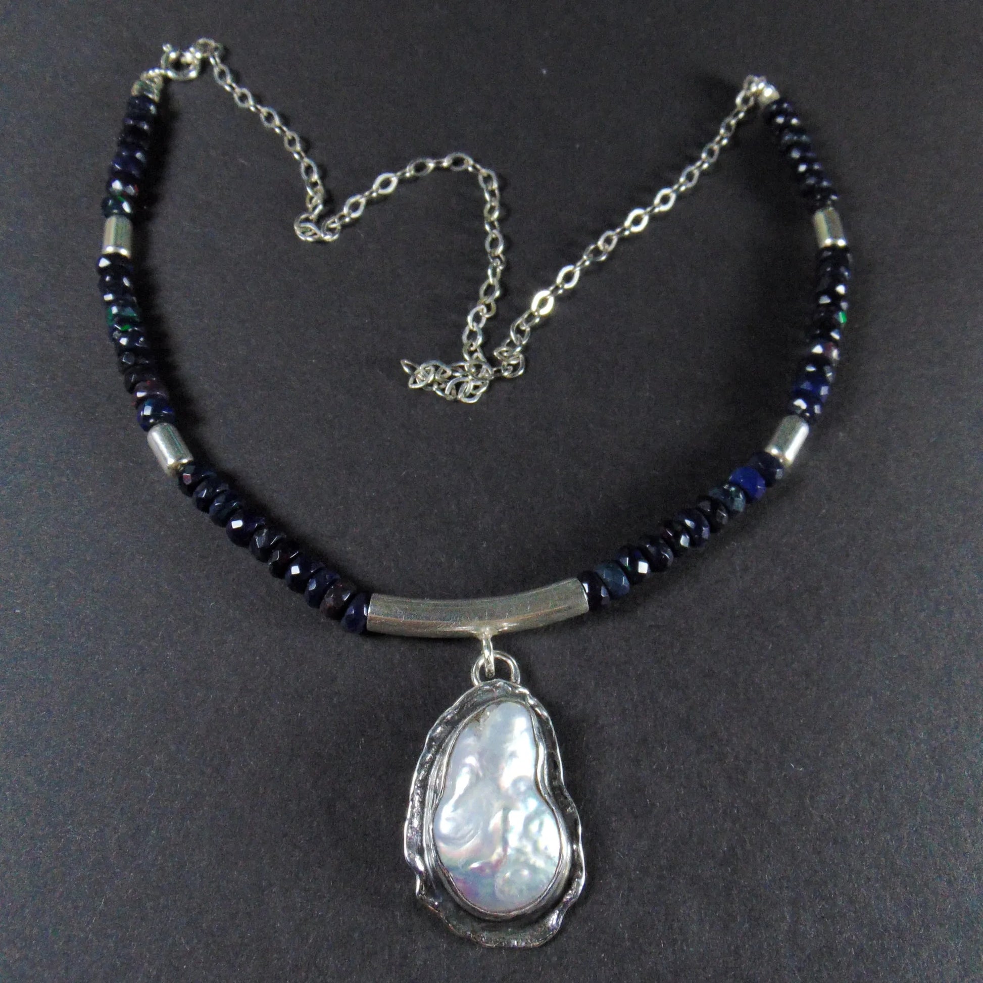 Naszyjnik z czarnych opali z perłą barokową - EPIR Art Jewellery&Gemstone
