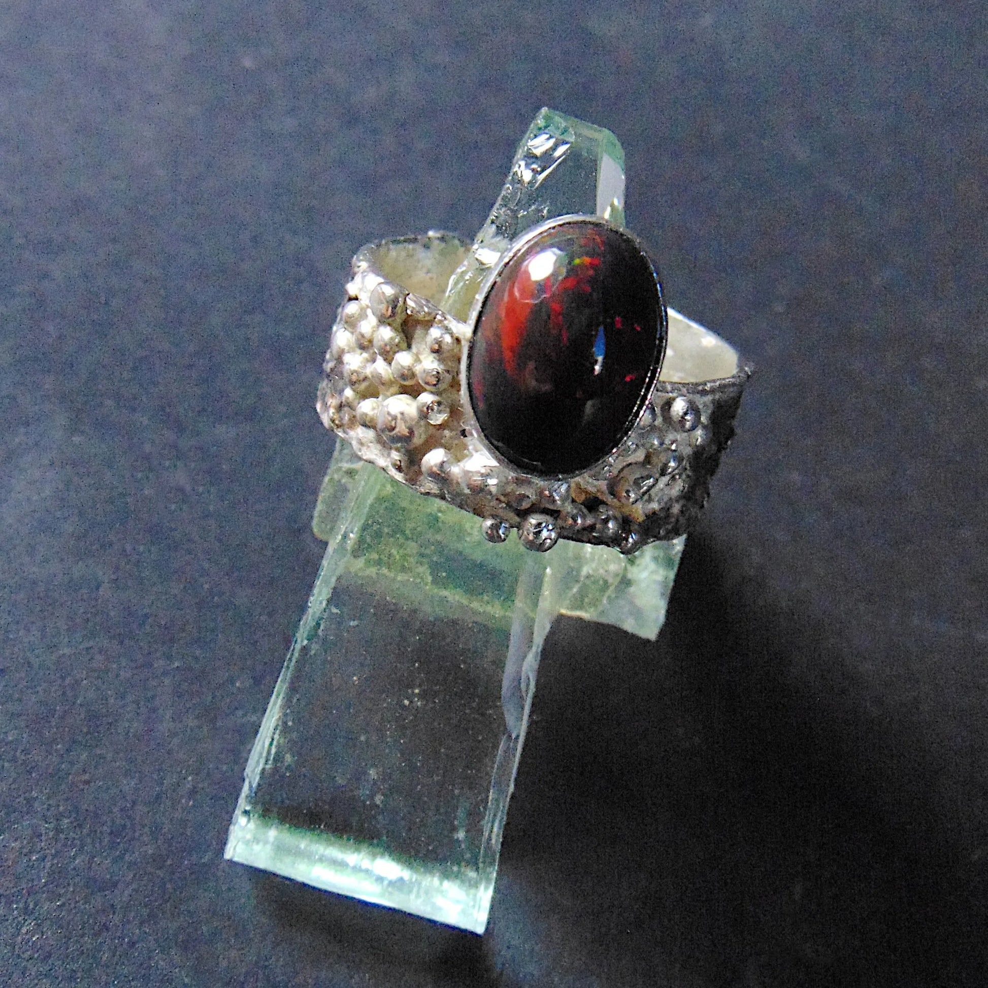 Pierścionek srebrny z owalnym czarnym opalem - EPIR Art Jewellery&Gemstone