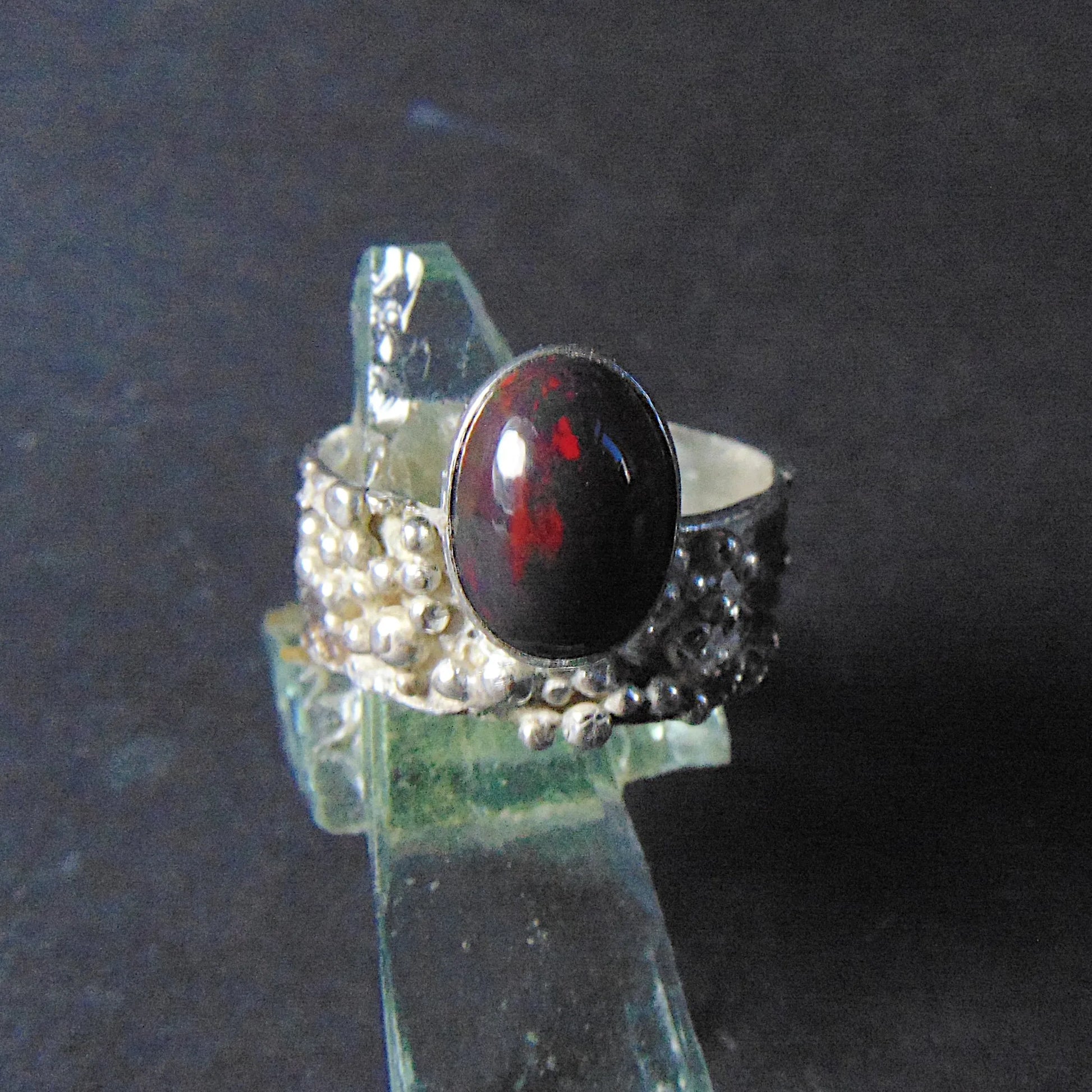 Pierścionek srebrny z owalnym czarnym opalem - EPIR Art Jewellery&Gemstone
