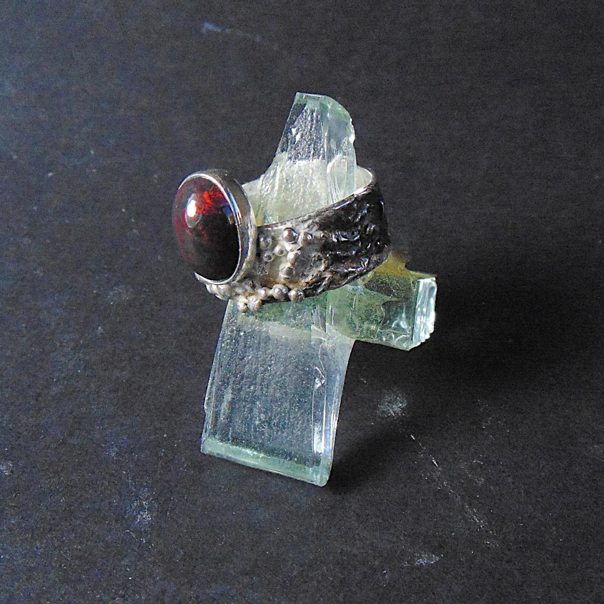 Pierścionek srebrny z owalnym czarnym opalem - EPIR Art Jewellery&Gemstone