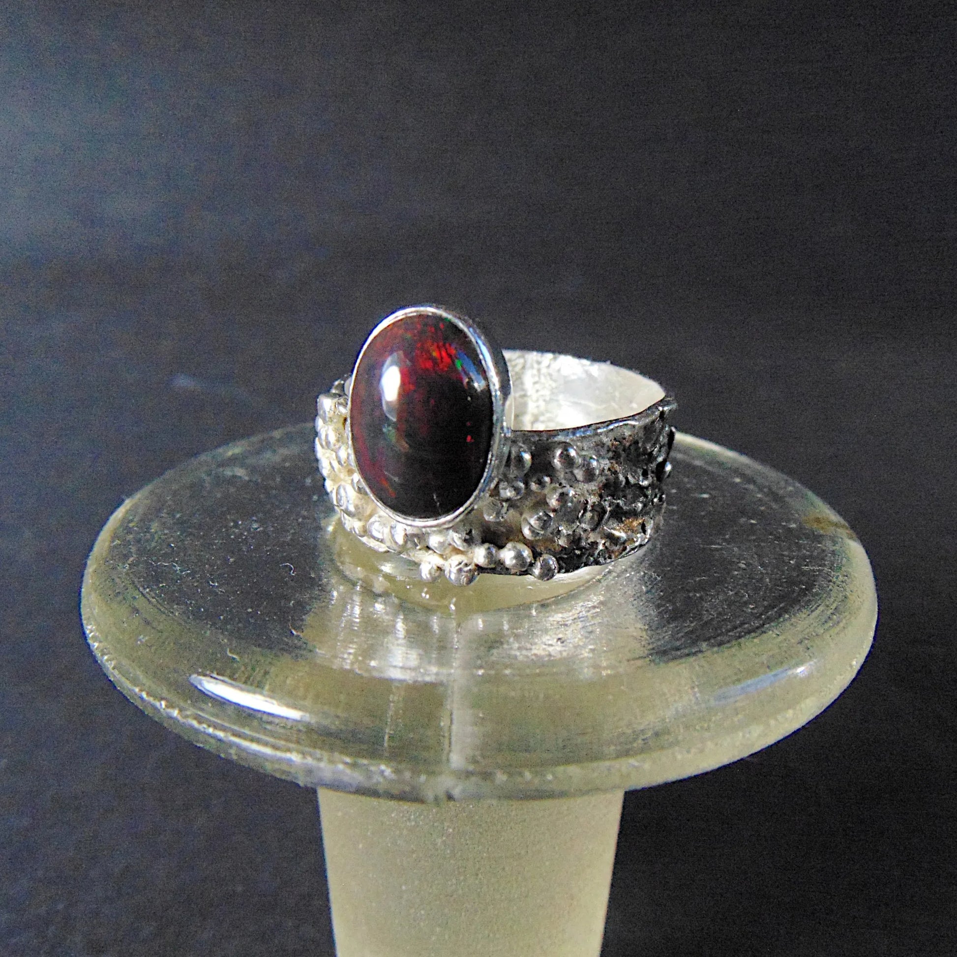 Pierścionek srebrny z owalnym czarnym opalem - EPIR Art Jewellery&Gemstone