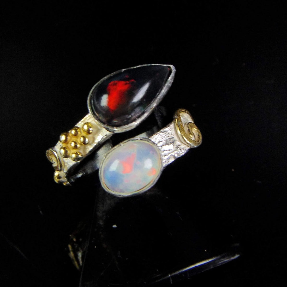 Czerwona strzała - czarny opal - EPIR Art Jewellery&Gemstone