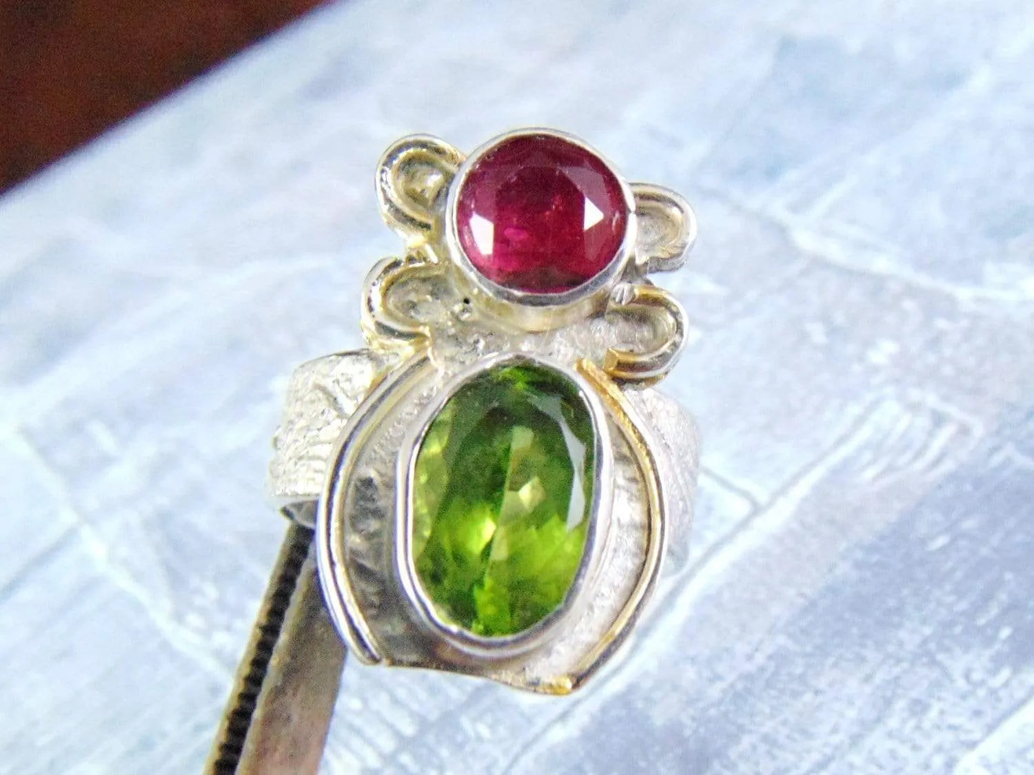 Fantazyjny pierścionek srebrny z peridotem i turmalinem - EPIR Art Jewellery&Gemstone