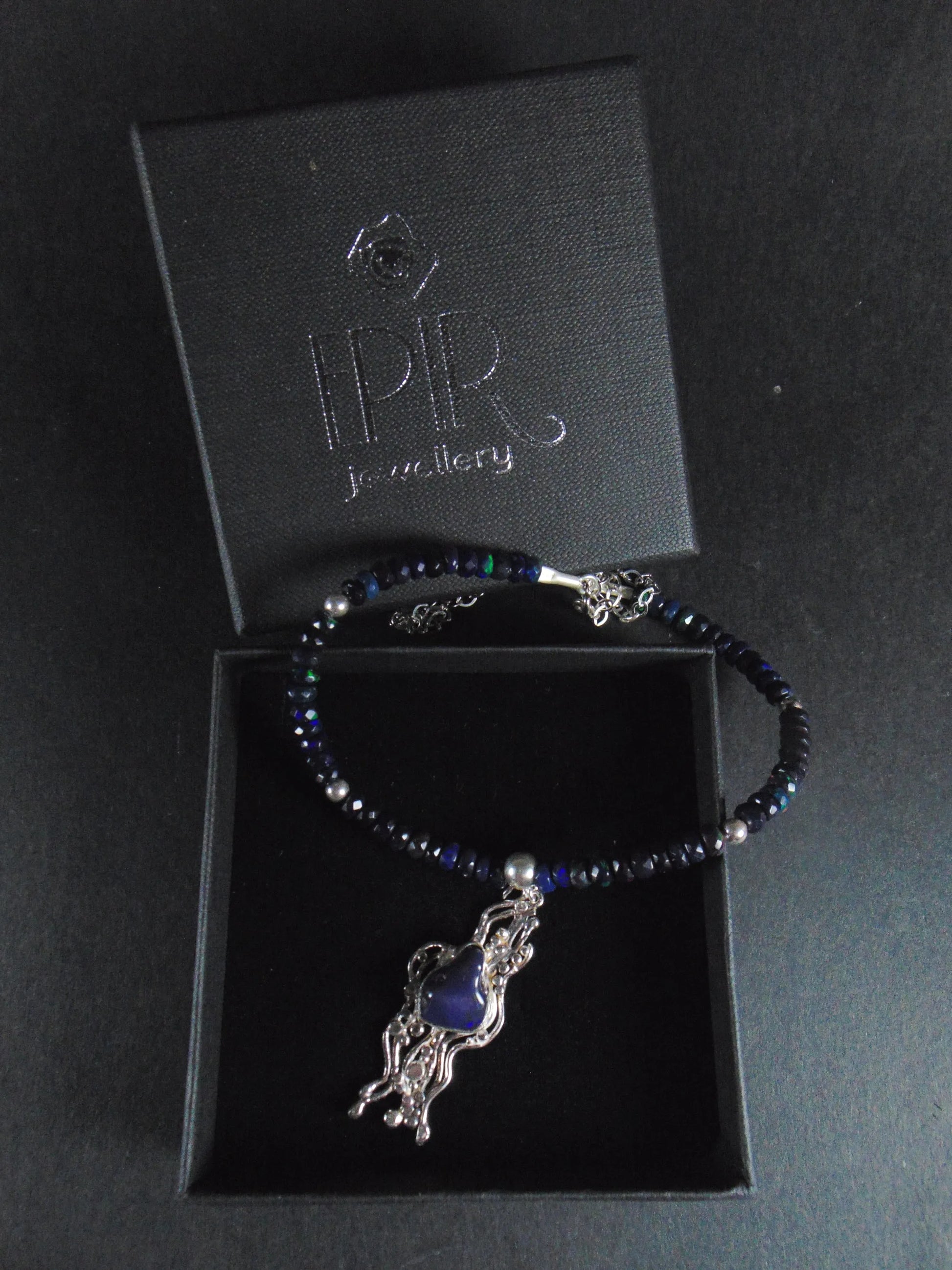 Naszyjnik z czarnych opali z granatowym opalem - EPIR Art Jewellery&Gemstone
