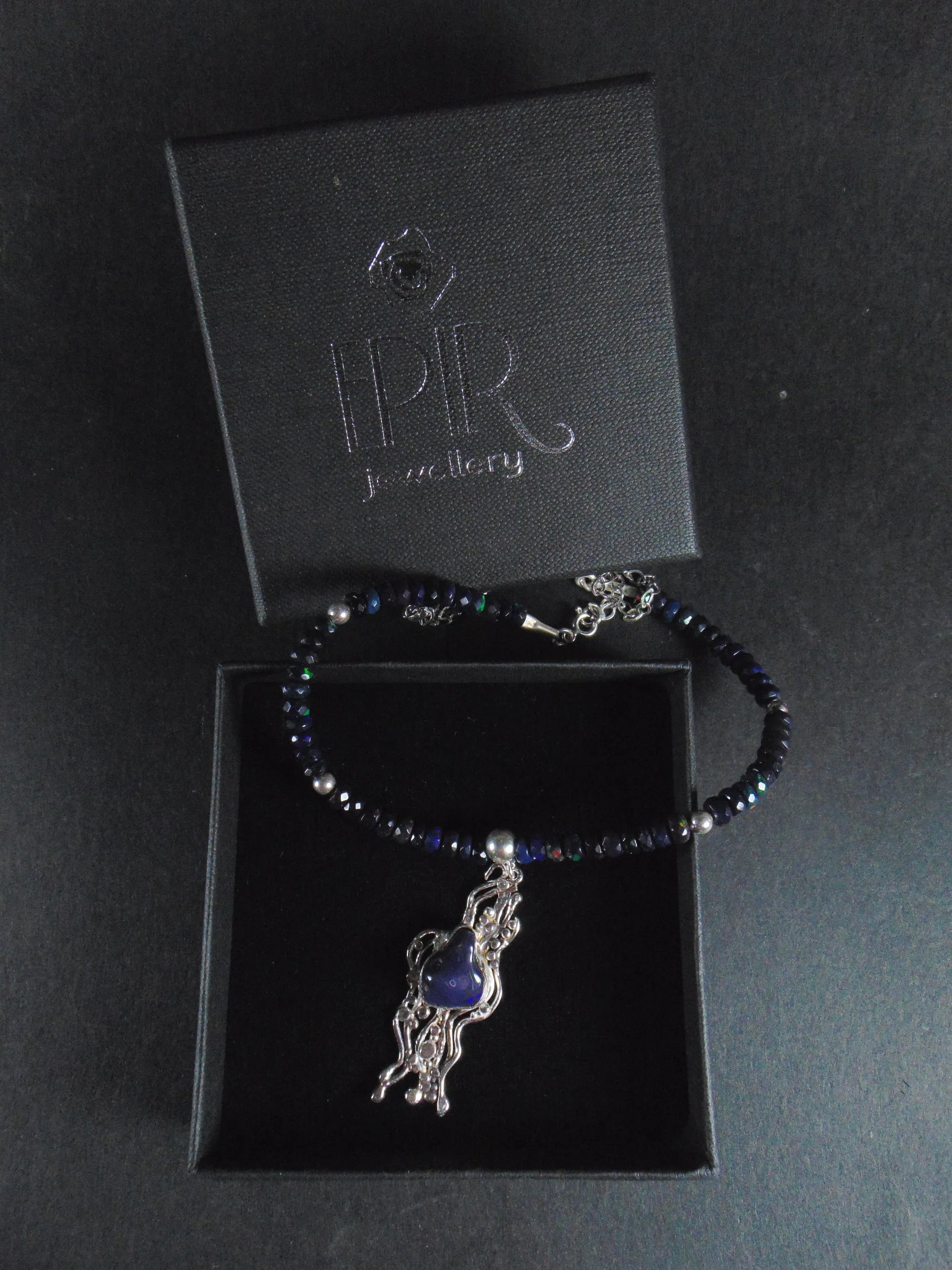 Naszyjnik z czarnych opali z granatowym opalem - EPIR Art Jewellery&Gemstone