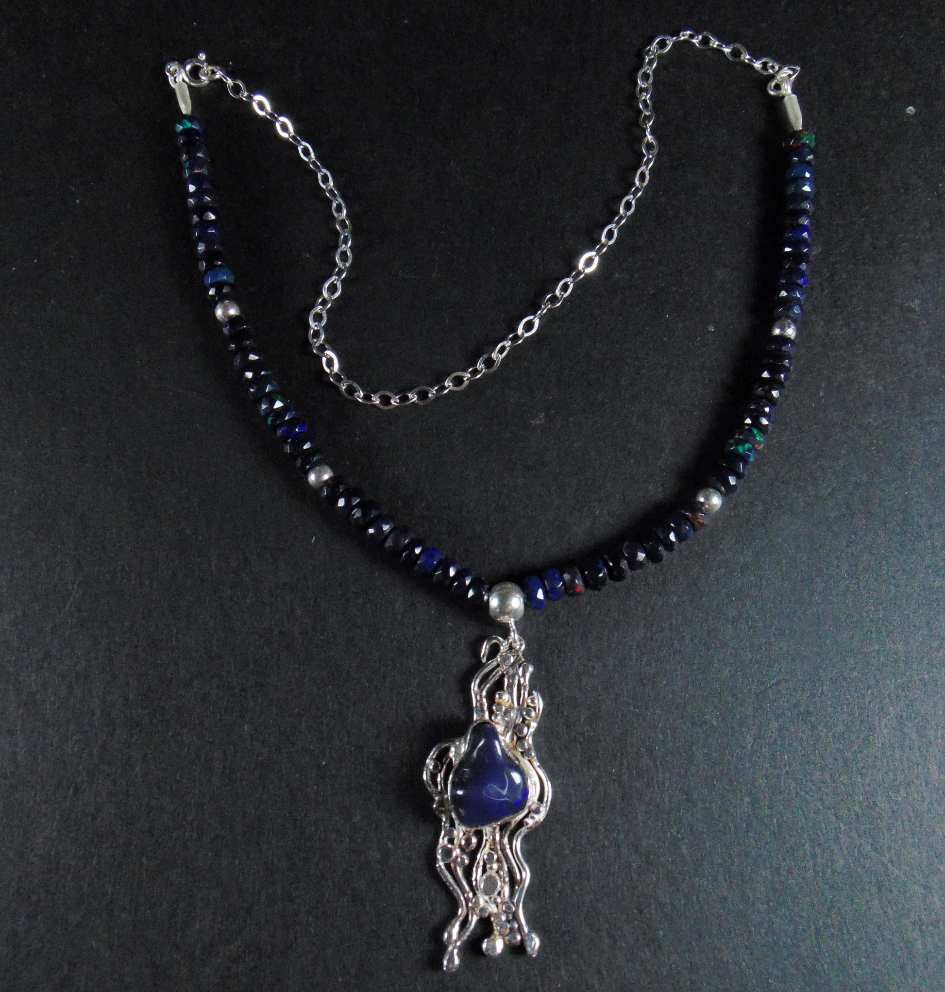 Naszyjnik z czarnych opali z granatowym opalem - EPIR Art Jewellery&Gemstone