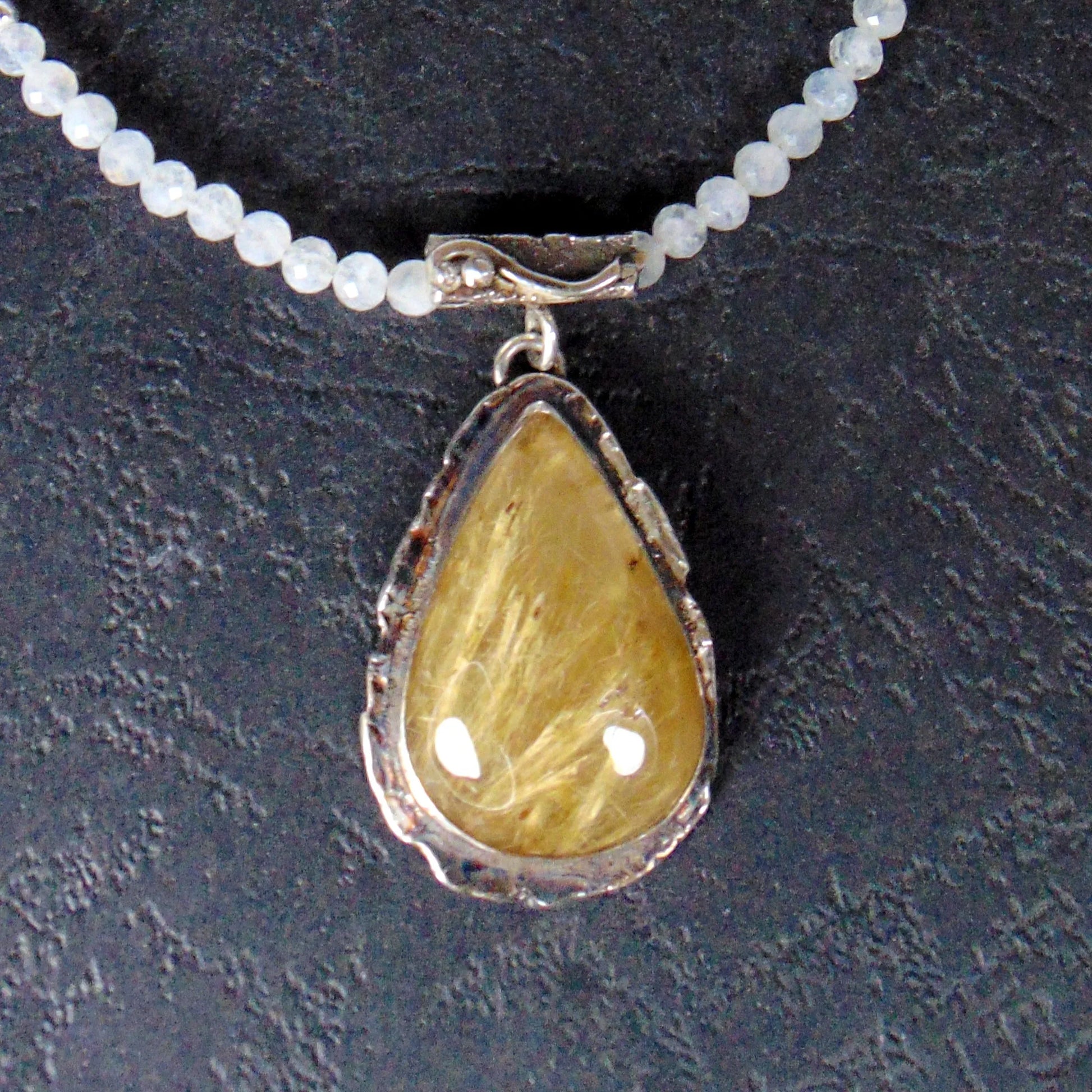 Naszyjnik z kamieni księżycowych z kwarcem rutylowym - EPIR Art Jewellery&Gemstone