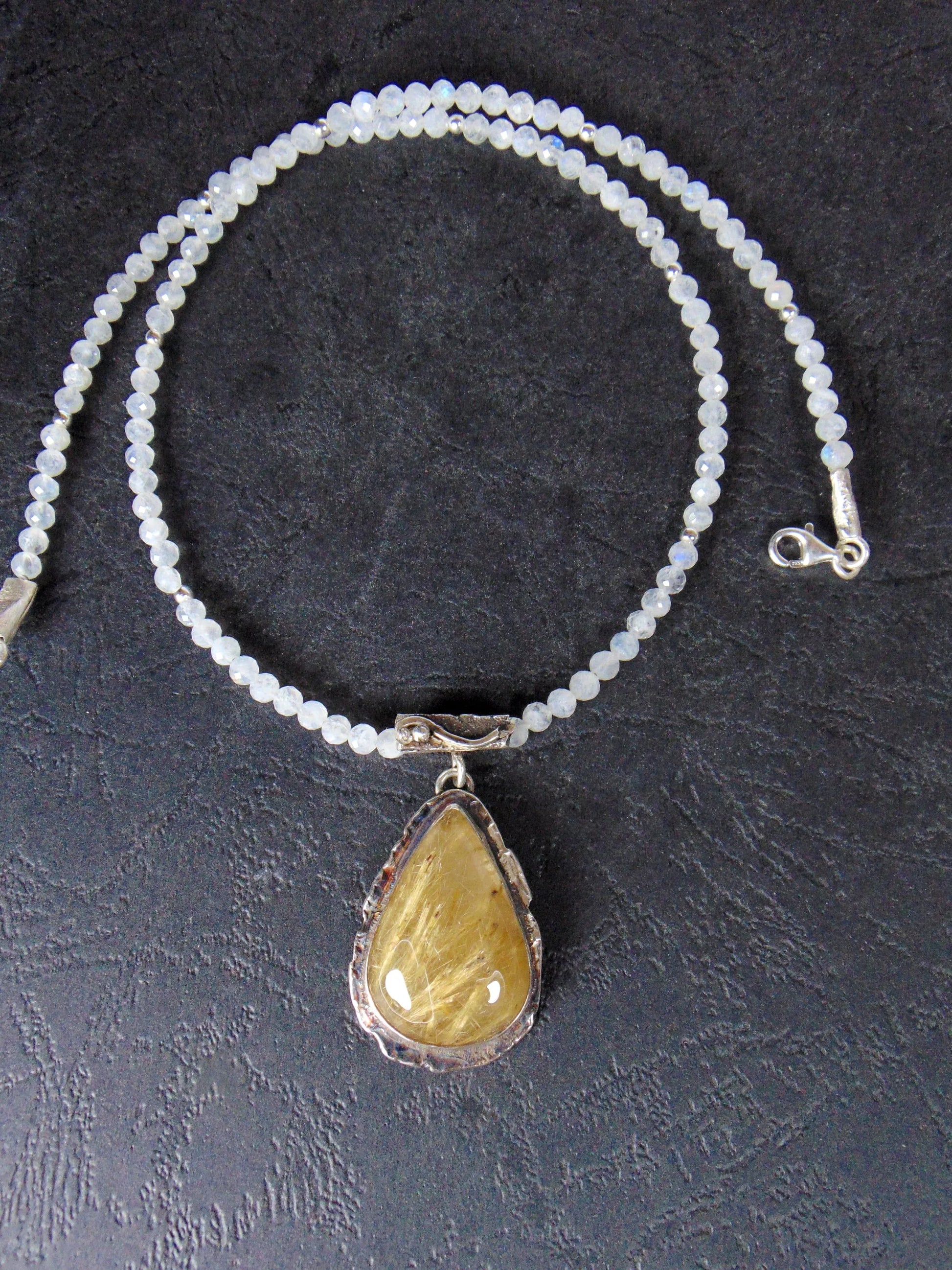 Naszyjnik z kamieni księżycowych z kwarcem rutylowym - EPIR Art Jewellery&Gemstone