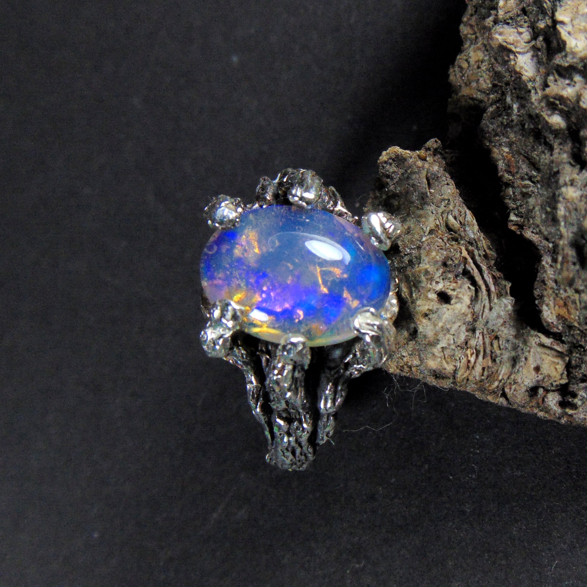 Pierścionek" Gałązki" z niebieskim opalem - EPIR Art Jewellery&Gemstone