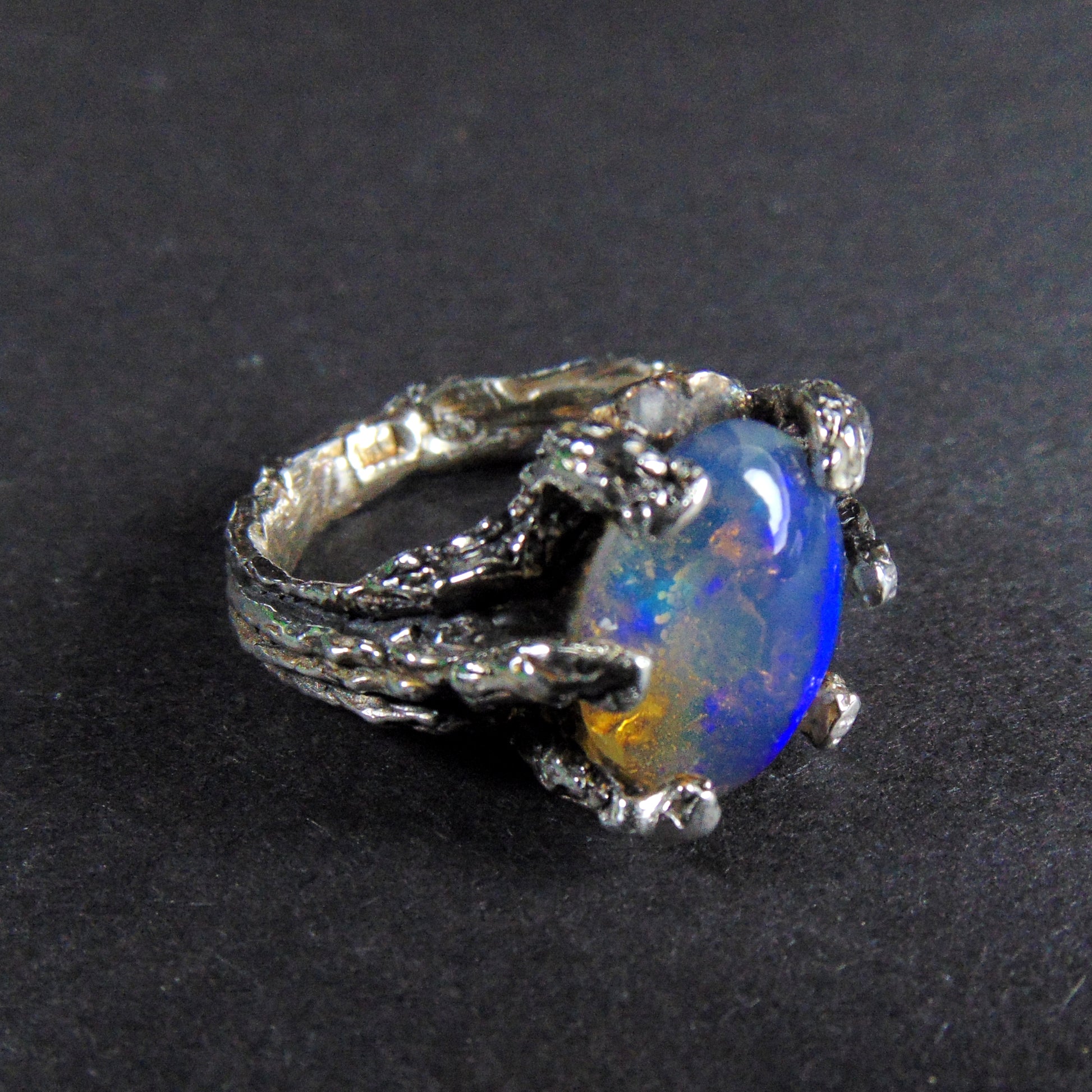 Pierścionek" Gałązki" z niebieskim opalem - EPIR Art Jewellery&Gemstone