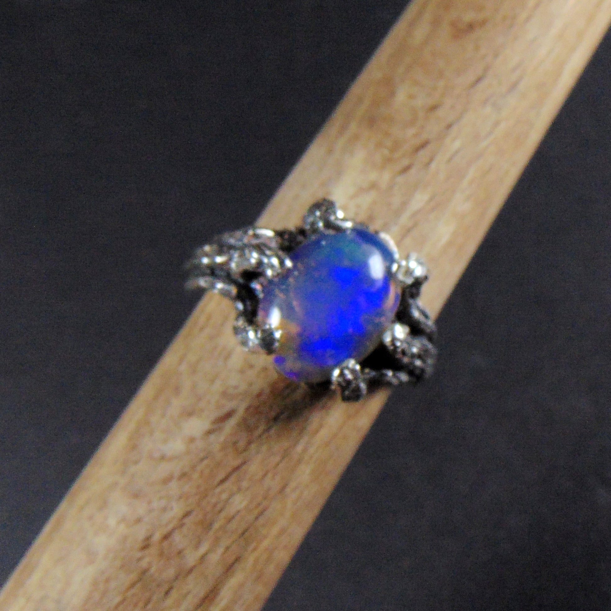 Pierścionek" Gałązki" z niebieskim opalem - EPIR Art Jewellery&Gemstone