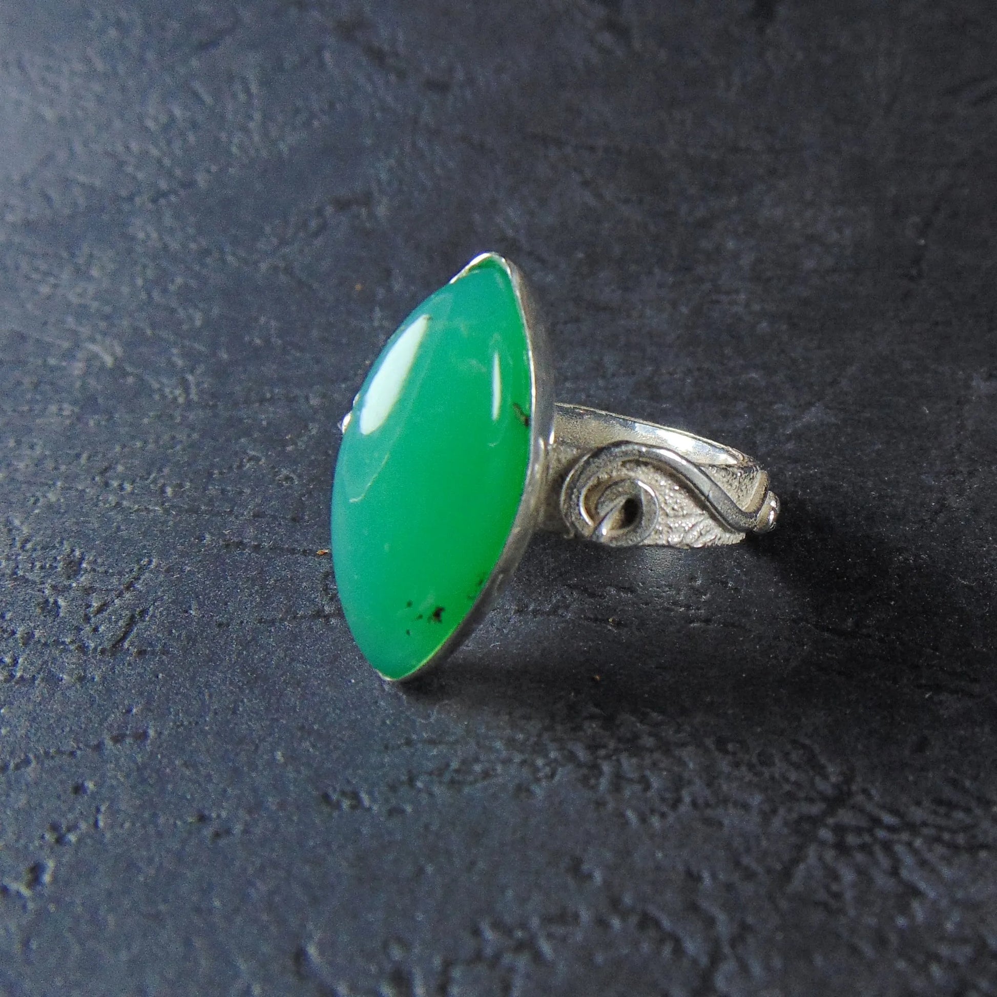 Pierścionek secesyjny z chryzoprazem - EPIR Art Jewellery&Gemstone