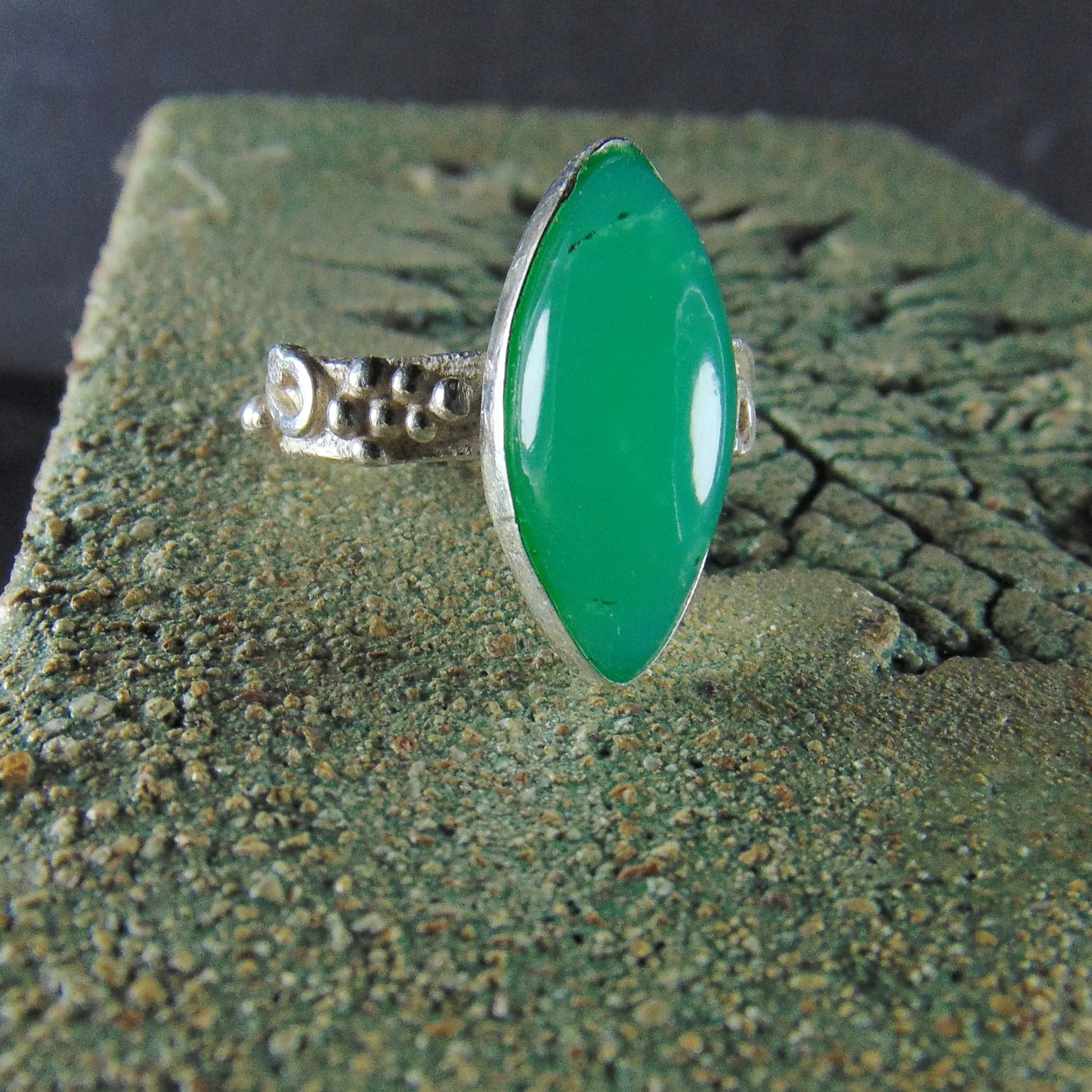 Pierścionek secesyjny z chryzoprazem - EPIR Art Jewellery&Gemstone